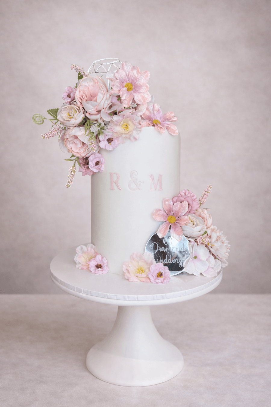 Floral-Monogram-Cake-Kent.png