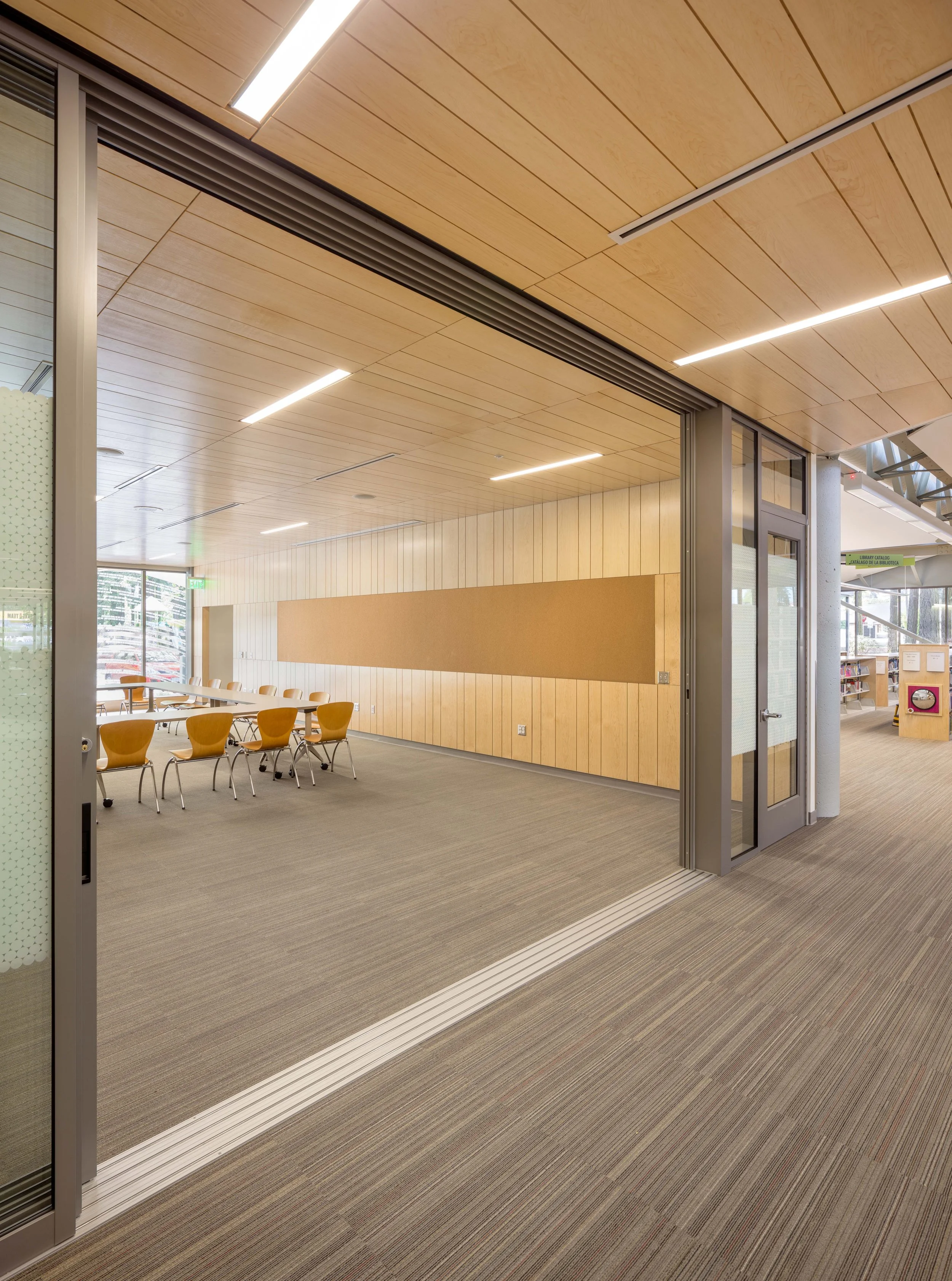 ShuteParkLib-JoshPartee-6948-conf-rm.jpg