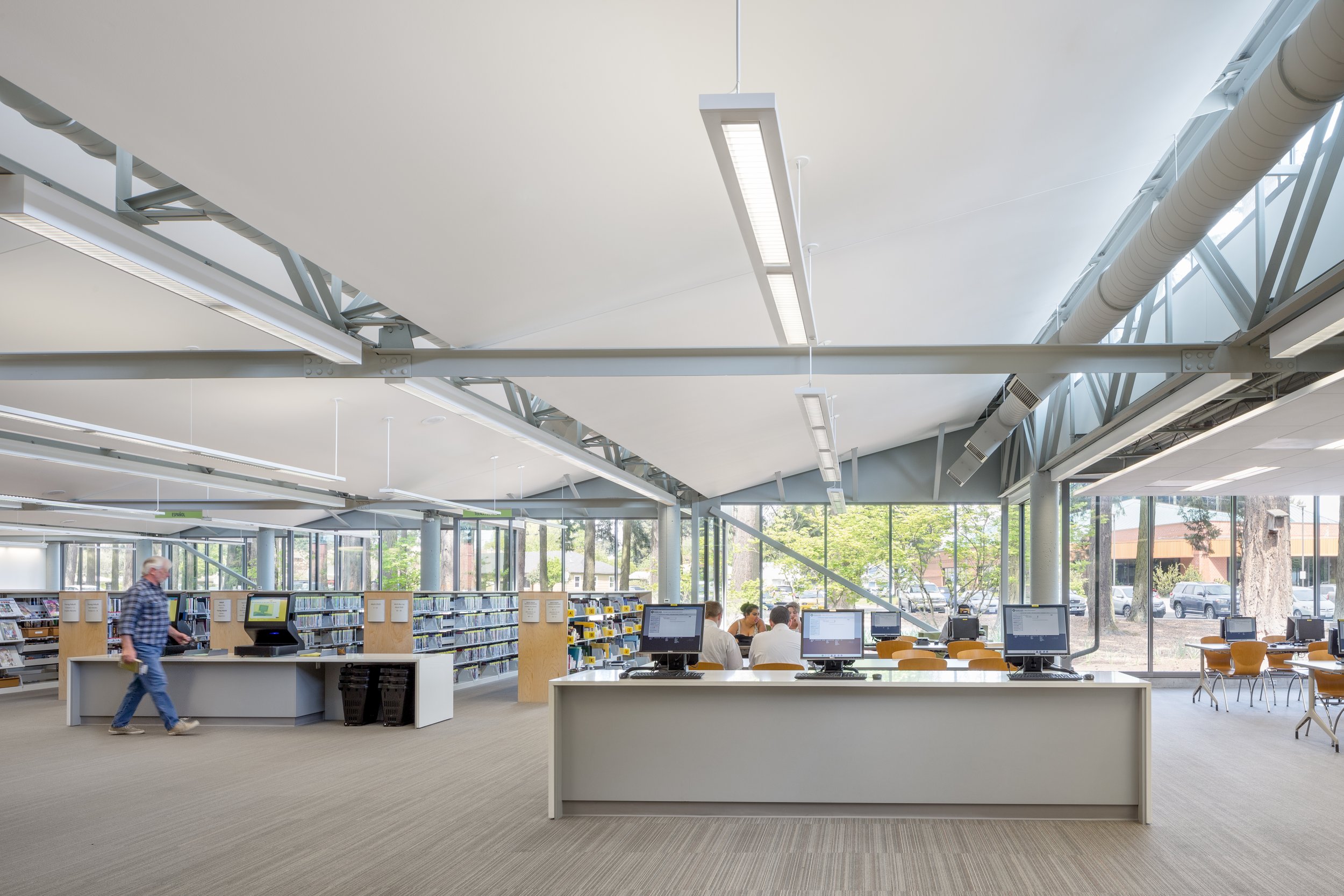 ShuteParkLib-JoshPartee-6438-lookup-cmptrs.jpg