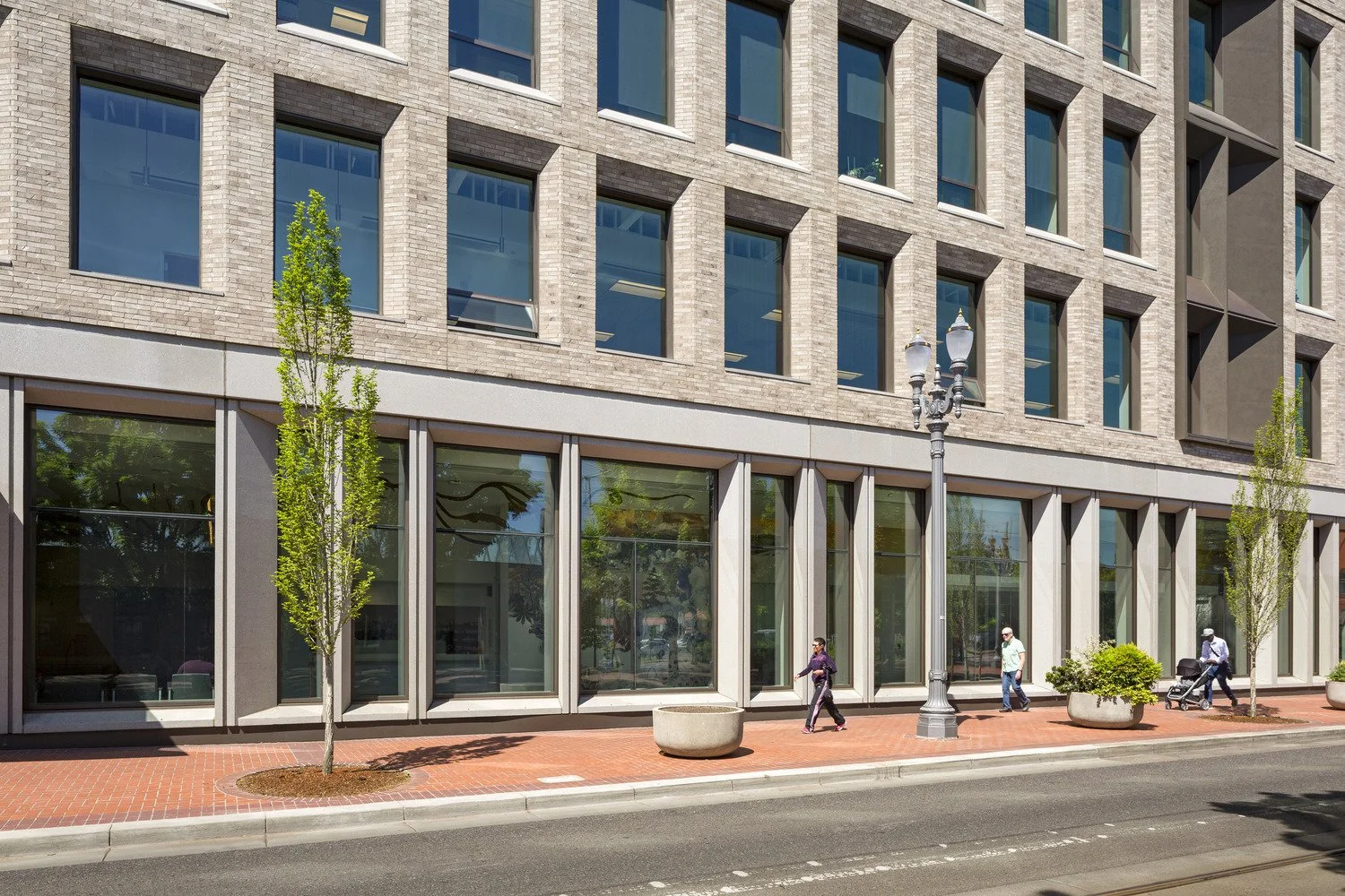 P21926_00_MultCoHQ_N3_printsmall.jpg