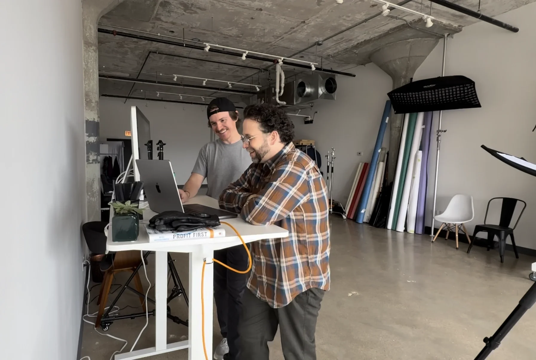 Finding the Best Headshot Photographer in Chicago: Signature Style vs. The Headshot Factory
