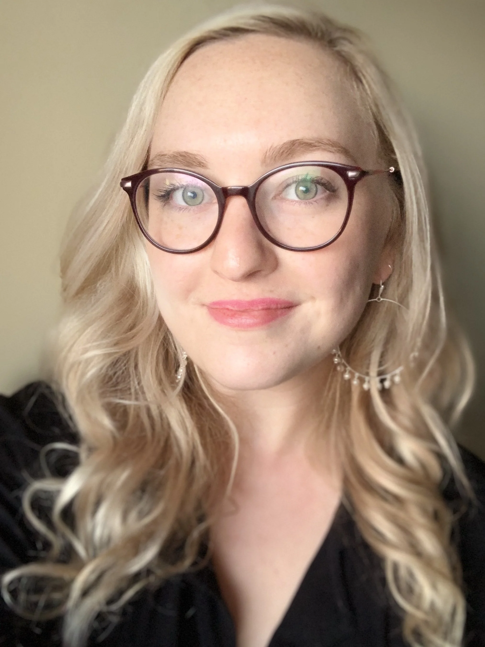 blonde woman profile picture website
