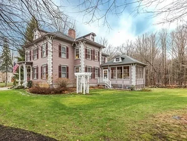 V I L L A G E   -  V I C T O R I A N