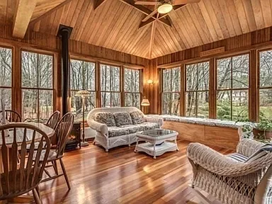 V I L L A G E   -  V I C T O R I A N