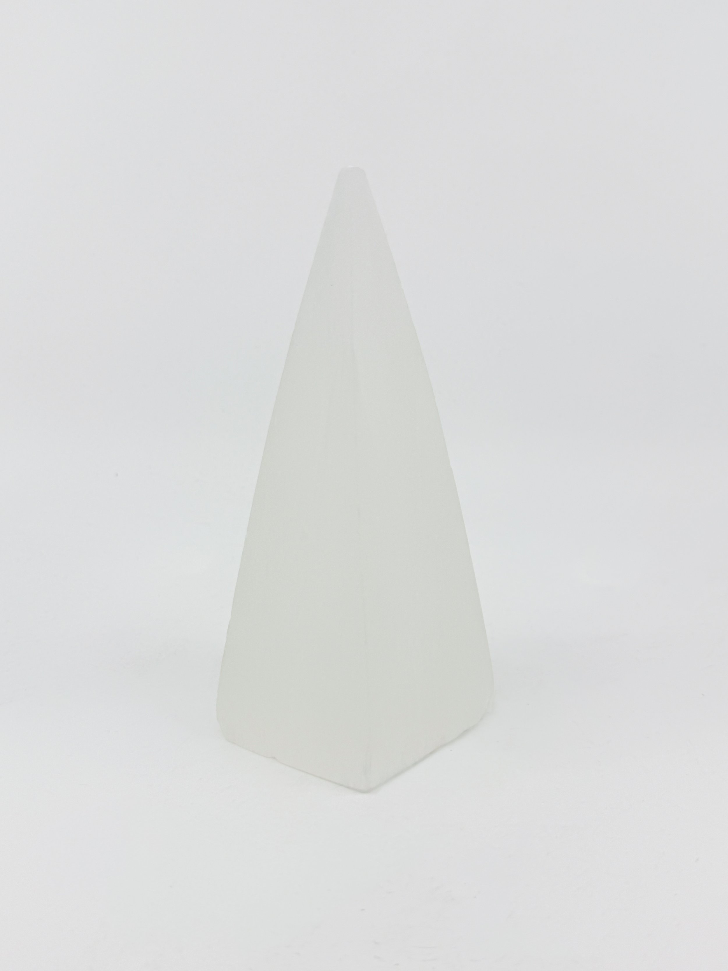 SELENITE PYRAMID - MIN00060E.jpg