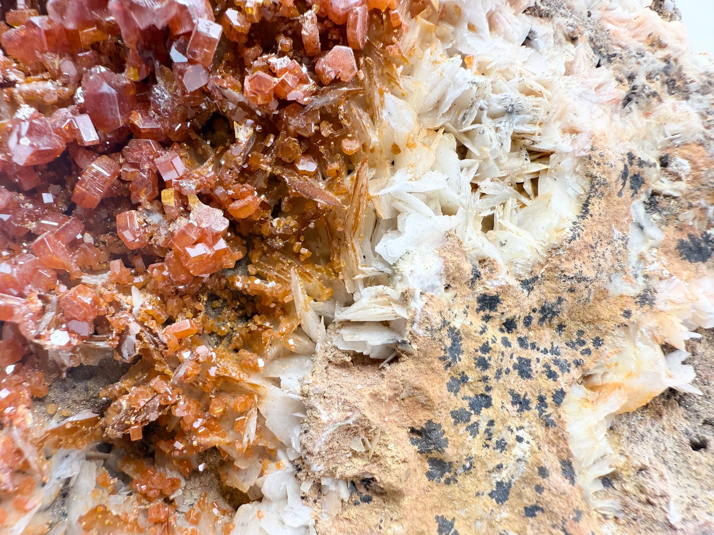 VANADINITE _ MIN00035E.jpg