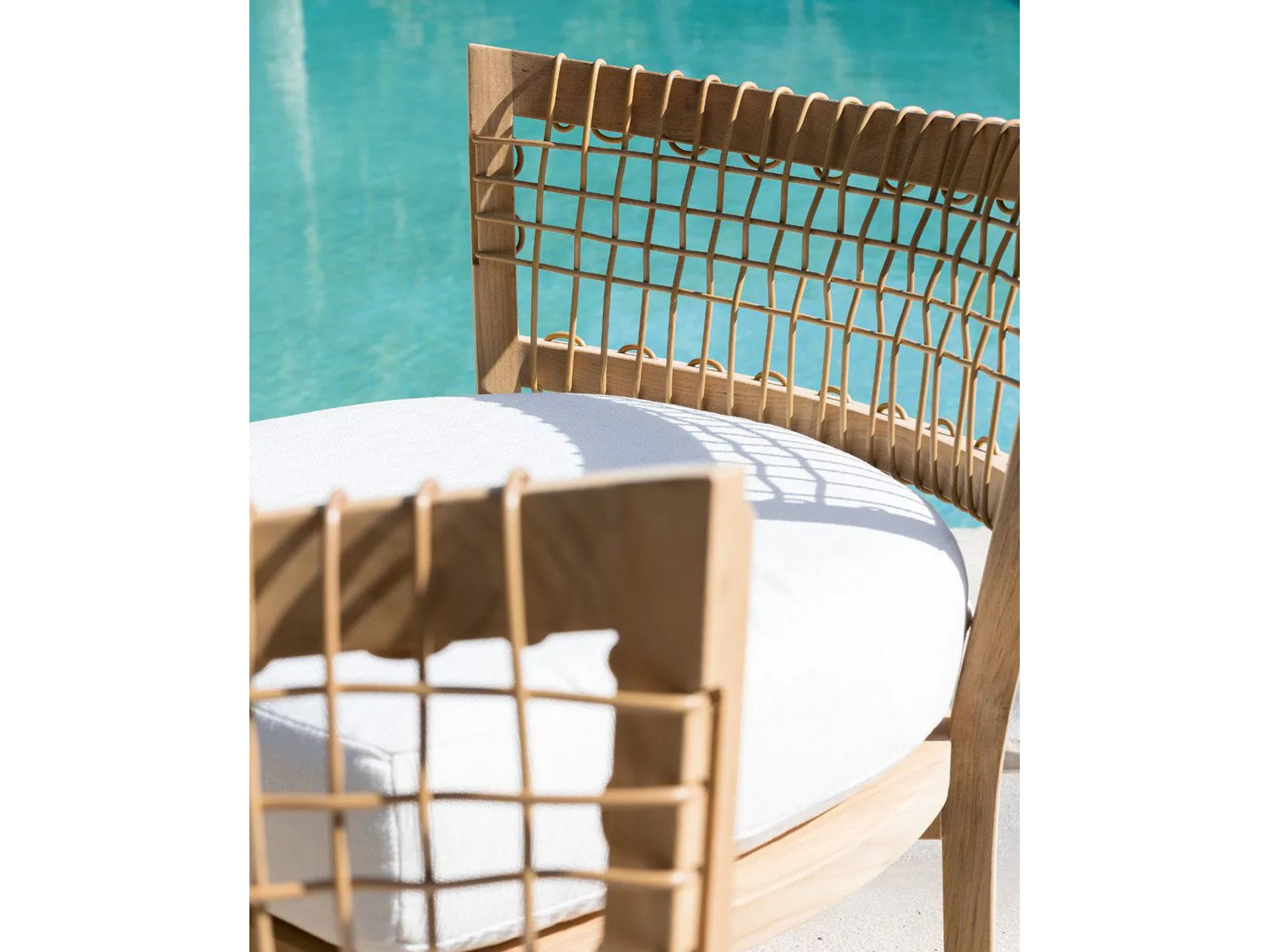 Synthesis Low Chair