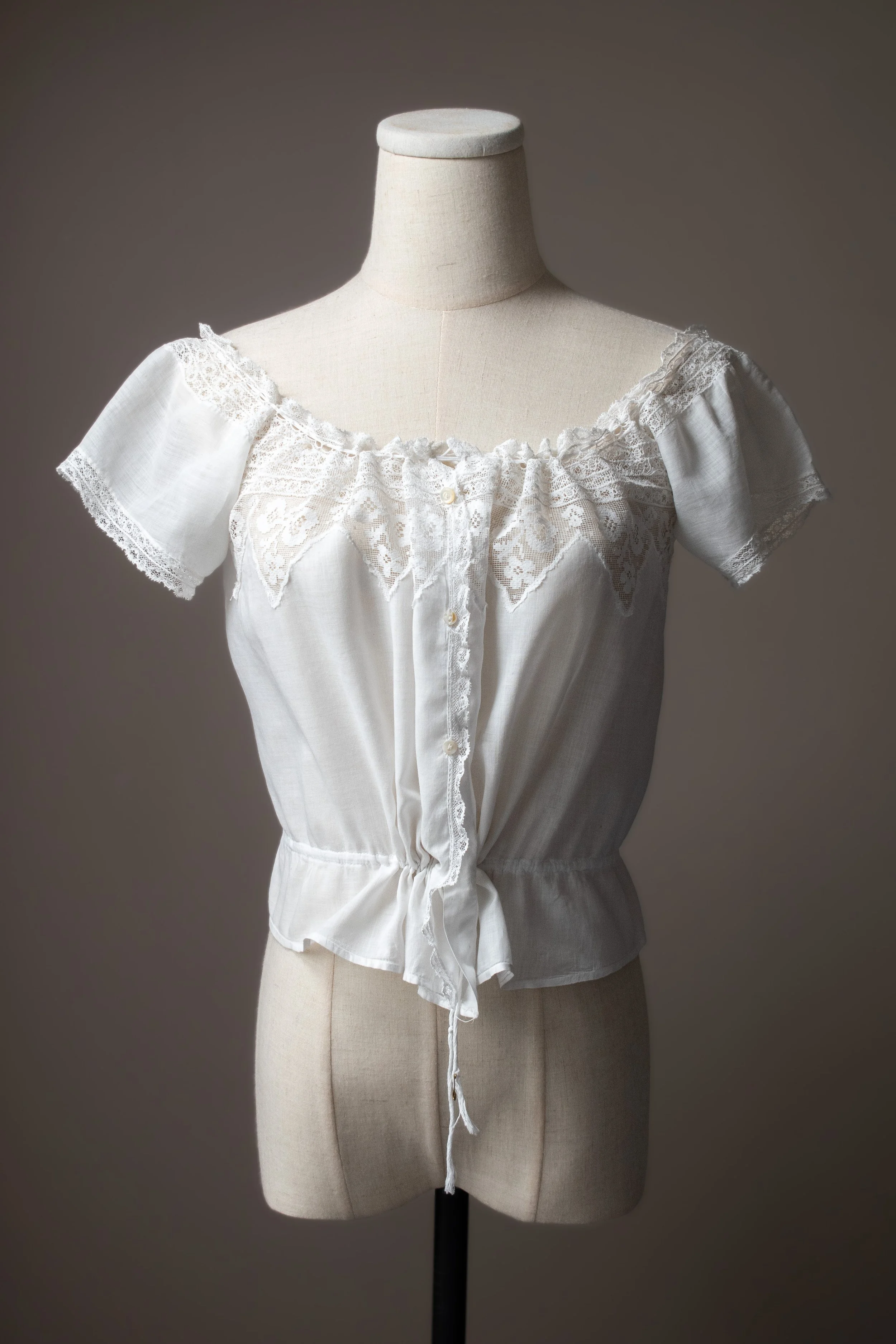 Genevieve, 1900