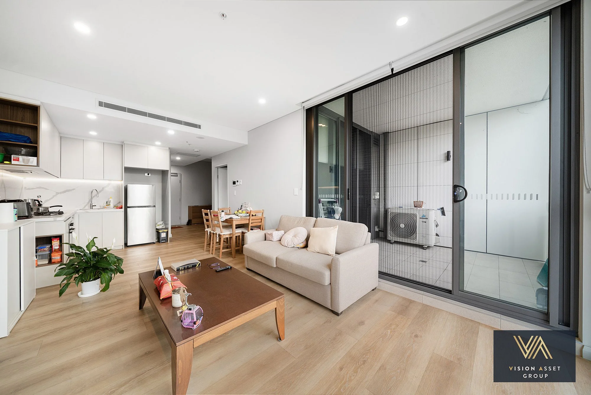 (For web) 312-112-114 Caddies Blvd Rouse Hill_04.jpg