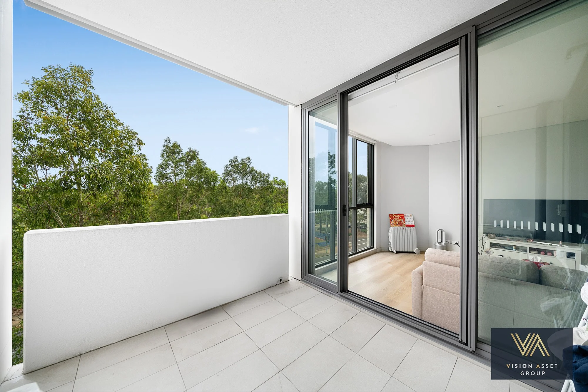 (For web) 312-112-114 Caddies Blvd Rouse Hill_08.jpg