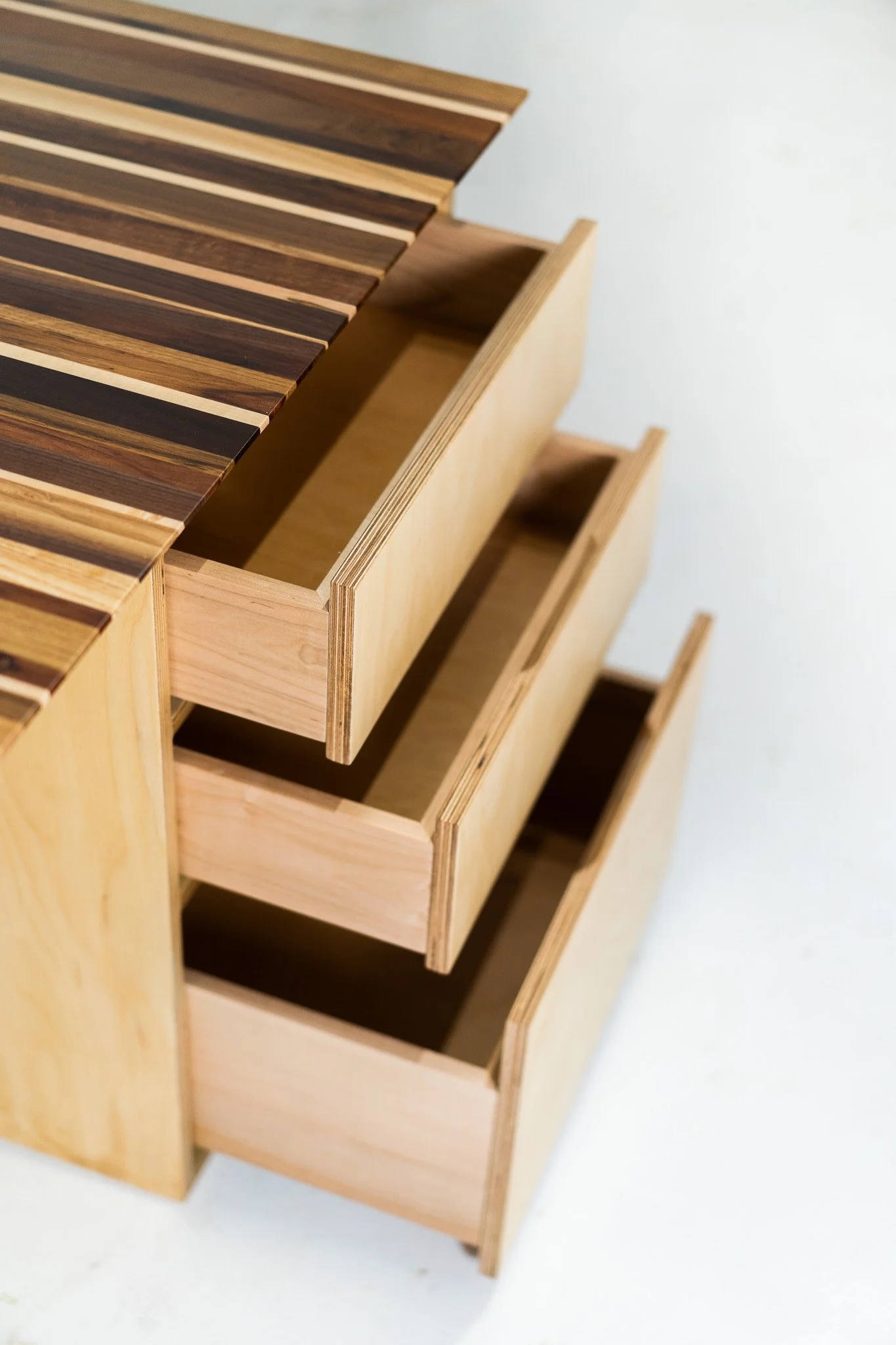 Desk032209246.jpg