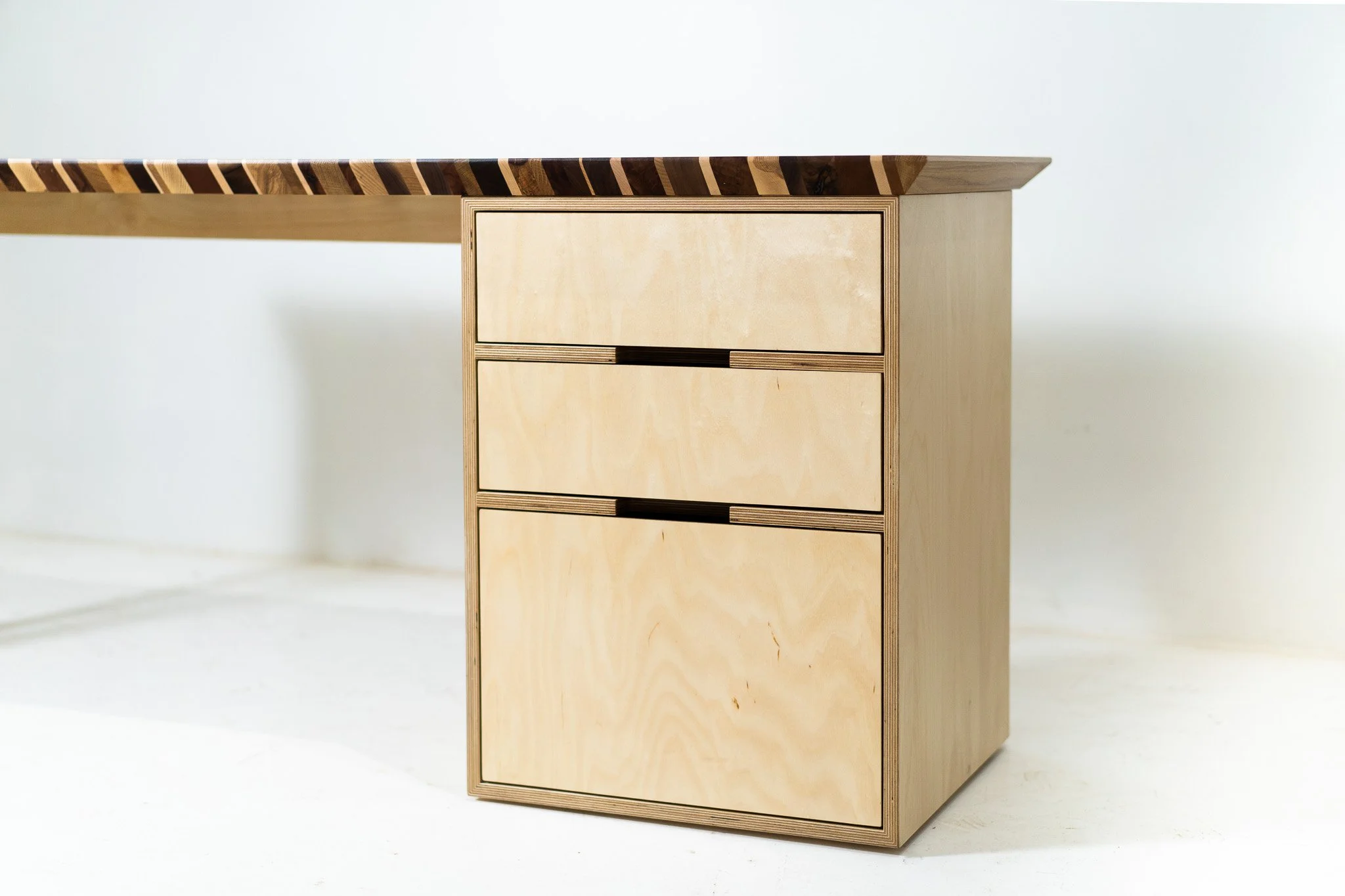 Desk032209239.jpg