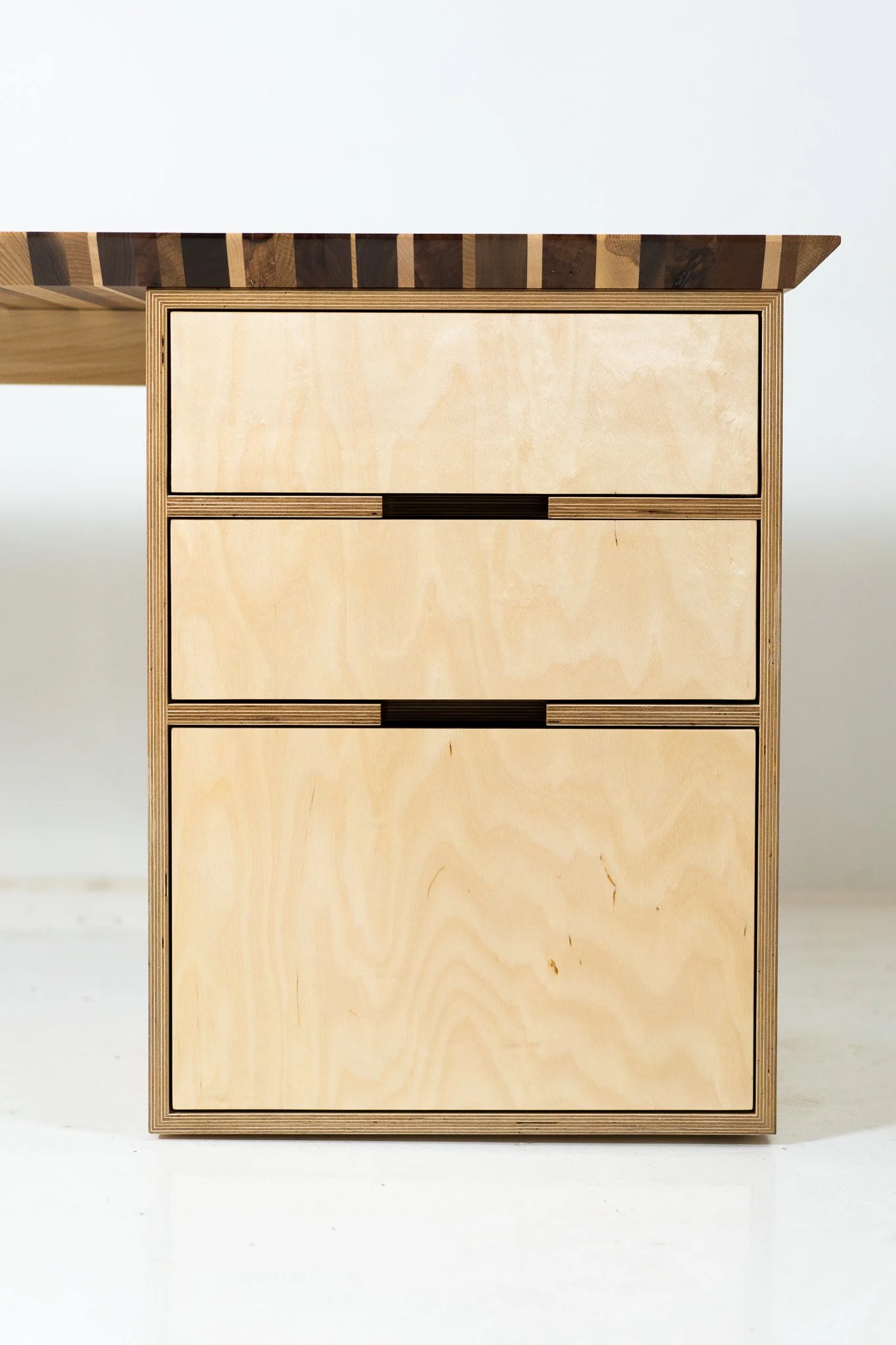 Desk032209242.jpg