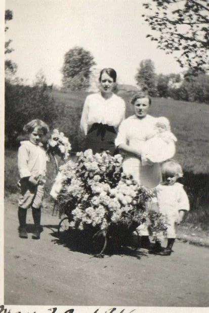 Family farm photo, May 29th, 1916.