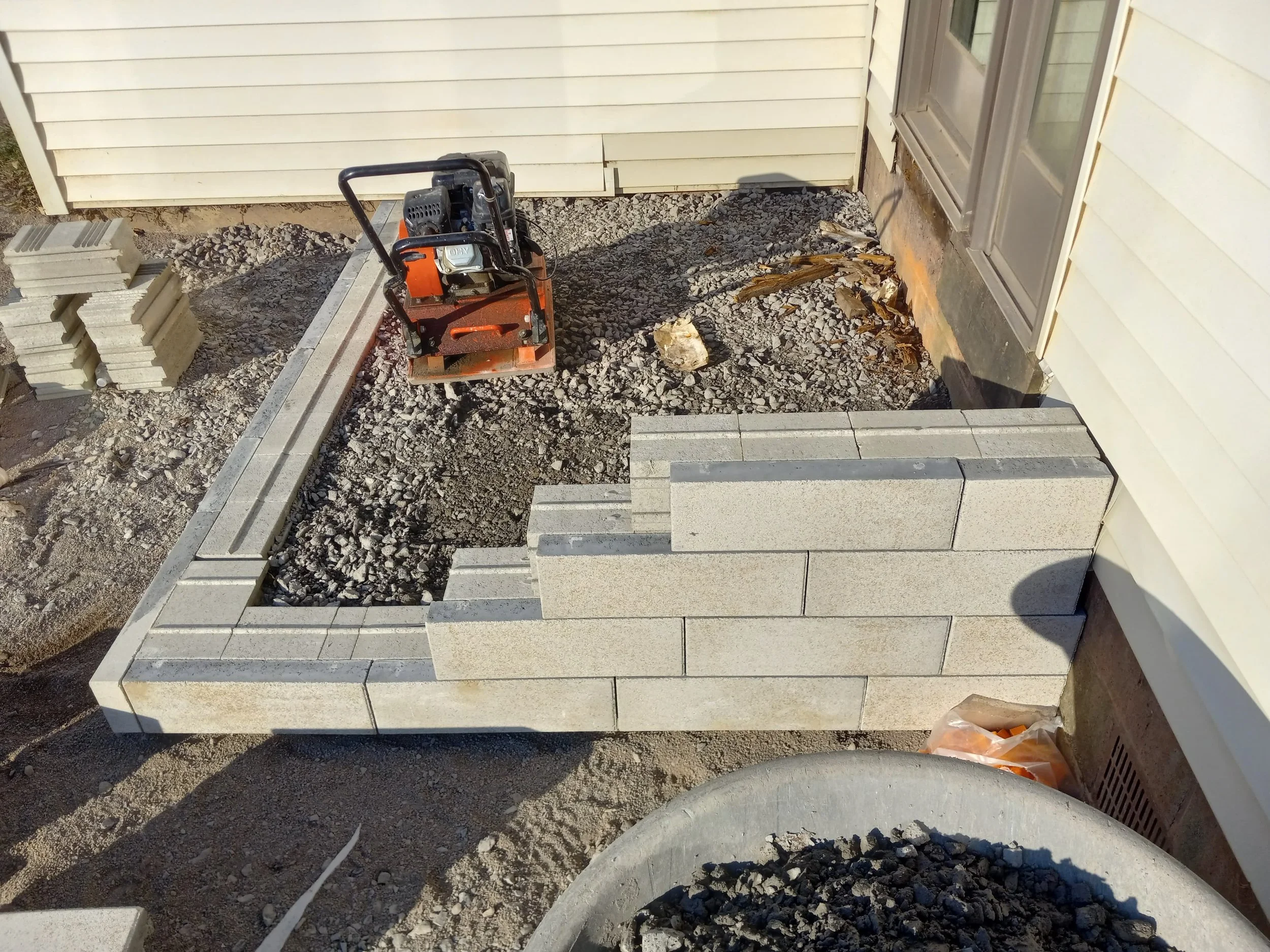 Stonecutter-masonry-block-steps