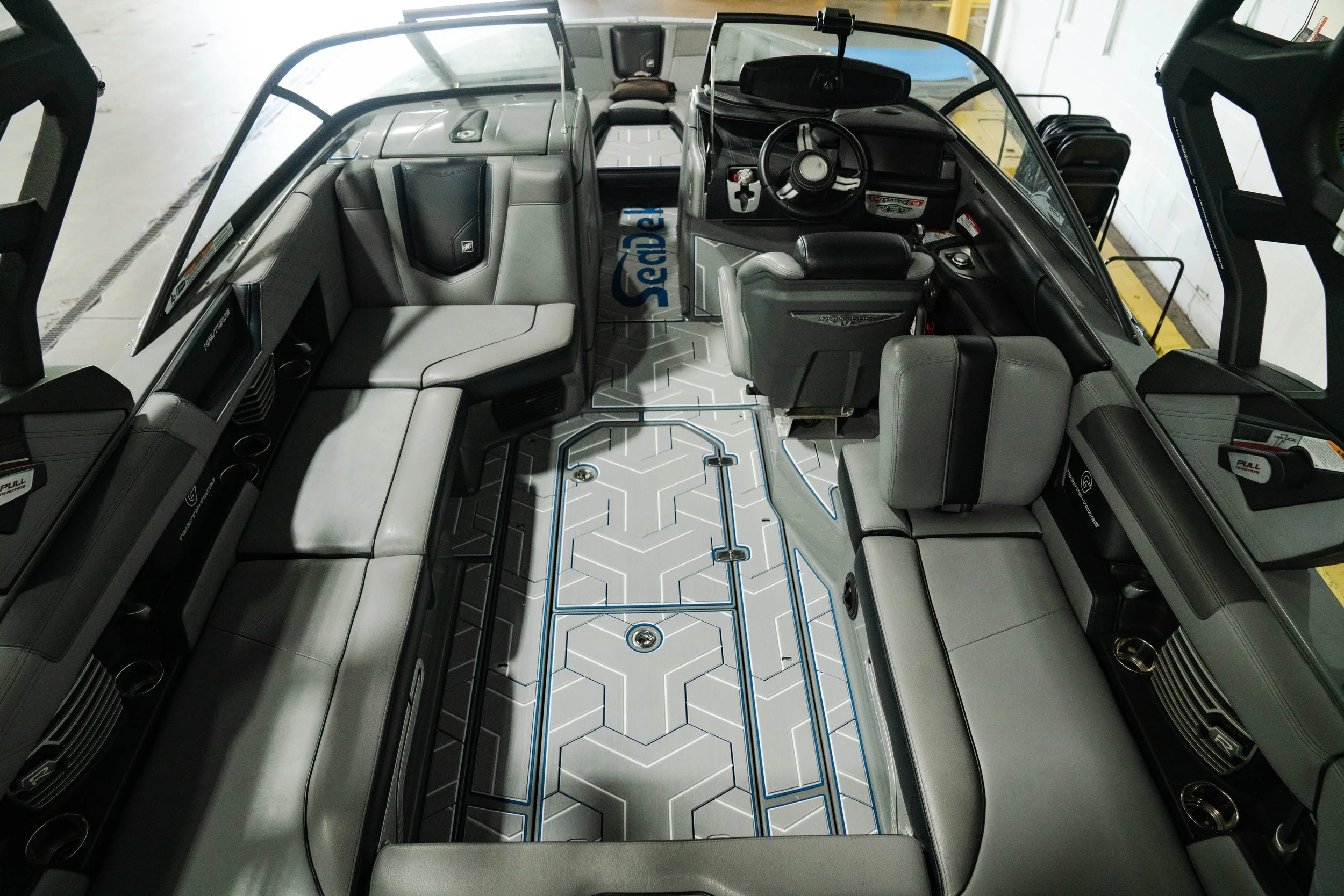 nautique-g23-with-seadek_51685149679_o.jpg