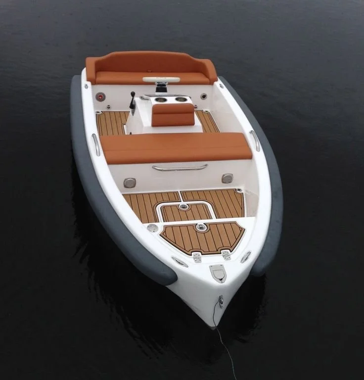 Another great looking SeaDek install on a 2014….jpg