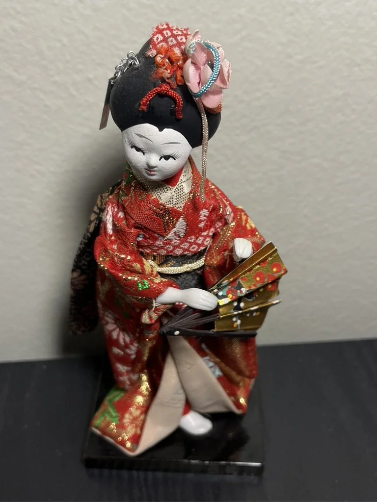 Exquisite Japanese Geisha Figurine