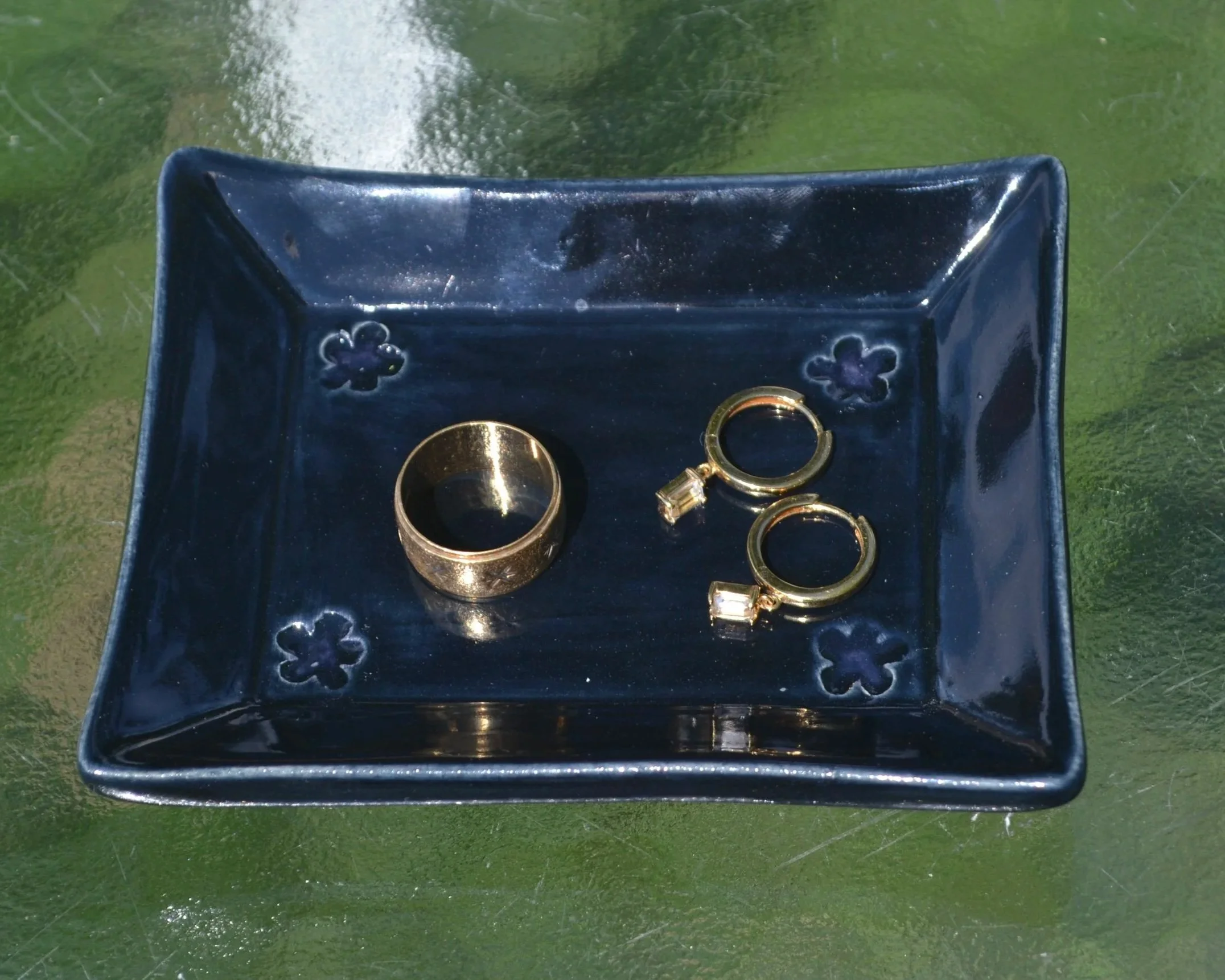 Obsidian Flower Tray