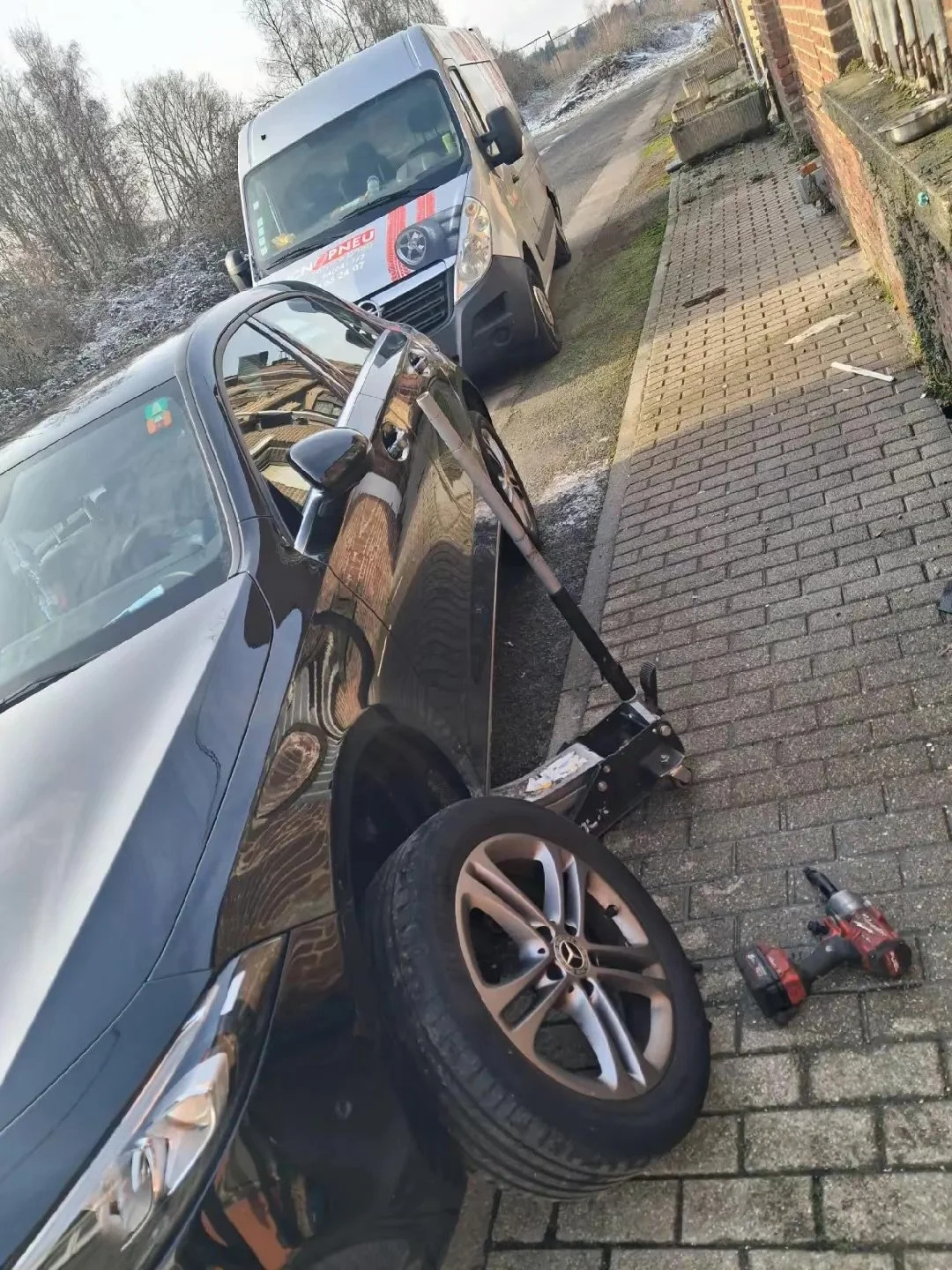 CHANGEMENT DE PNEUS À DOMICILE (SUR RENDEZ-VOUS)