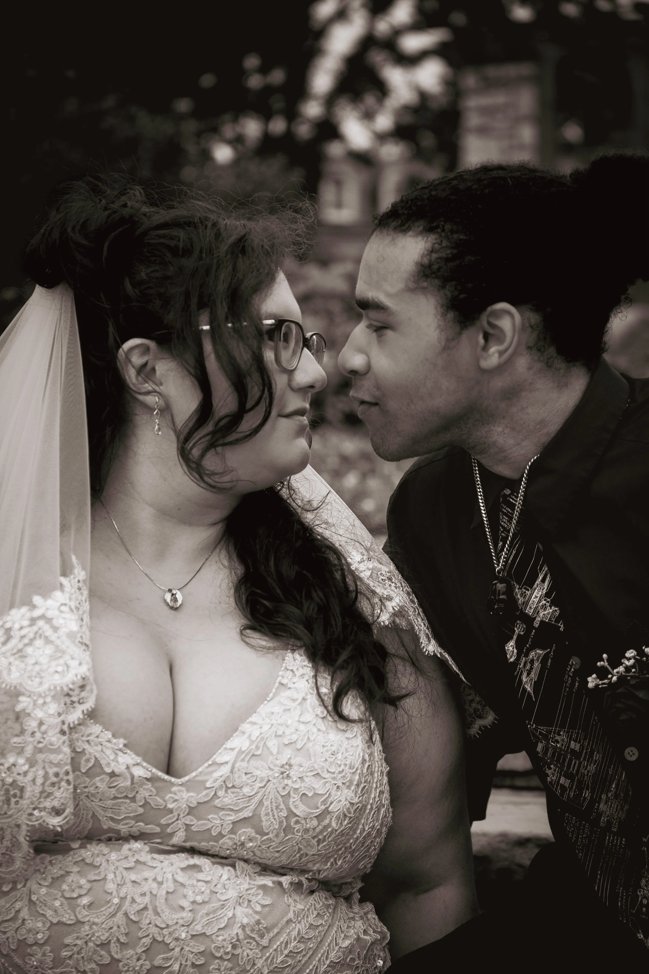 wedding-bride-groom-rose-garden-kansas-city-happy-couple-sweet-wedding-dress-gown-veil