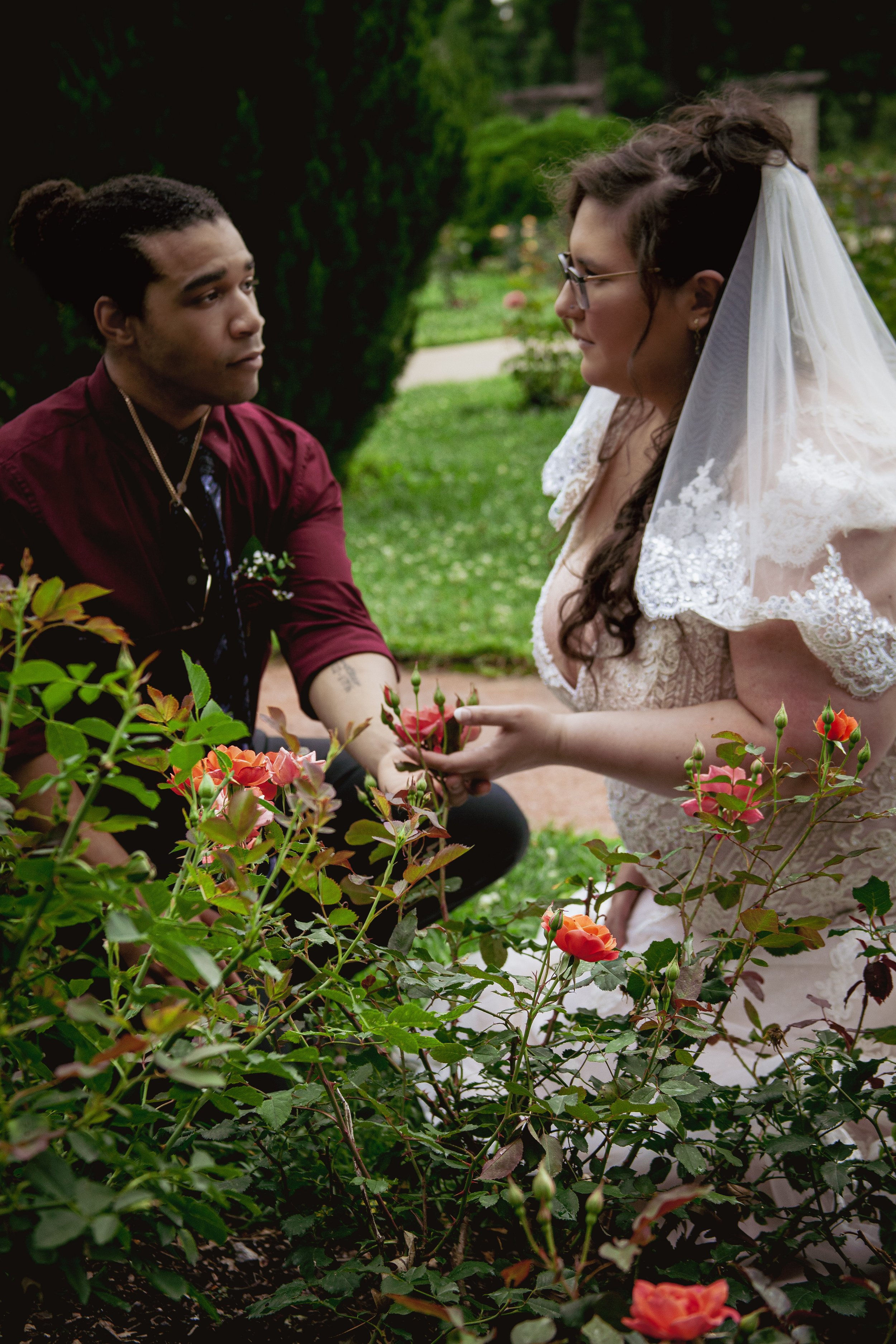 wedding-bride-groom-rose-garden-kansas-city-happy-couple-sweet-wedding-dress-gown-veil