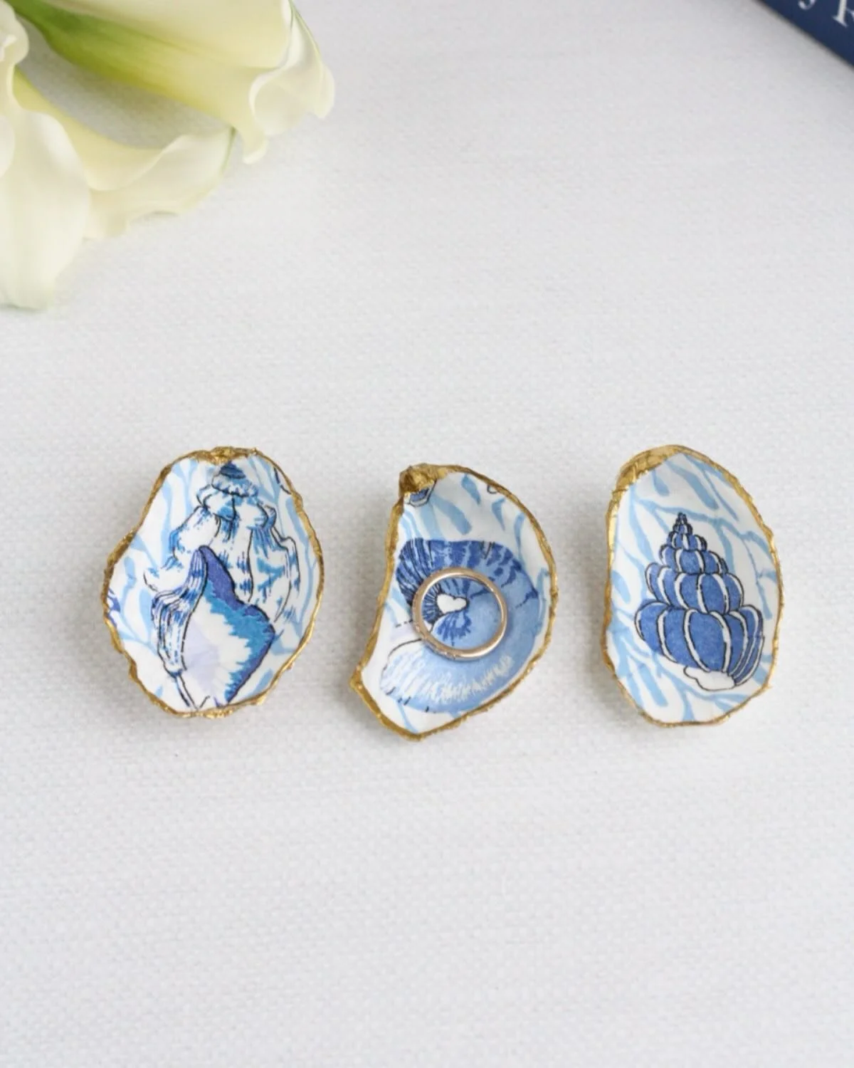 Three little treasures, endless possibilities. ✨ Our Mini Set of Three is perfect for holding rings, earrings, or other tiny keepsakes&mdash;each handcrafted from real shells and designed to bring a touch of the coast to your home.

#ateliercoquille 
