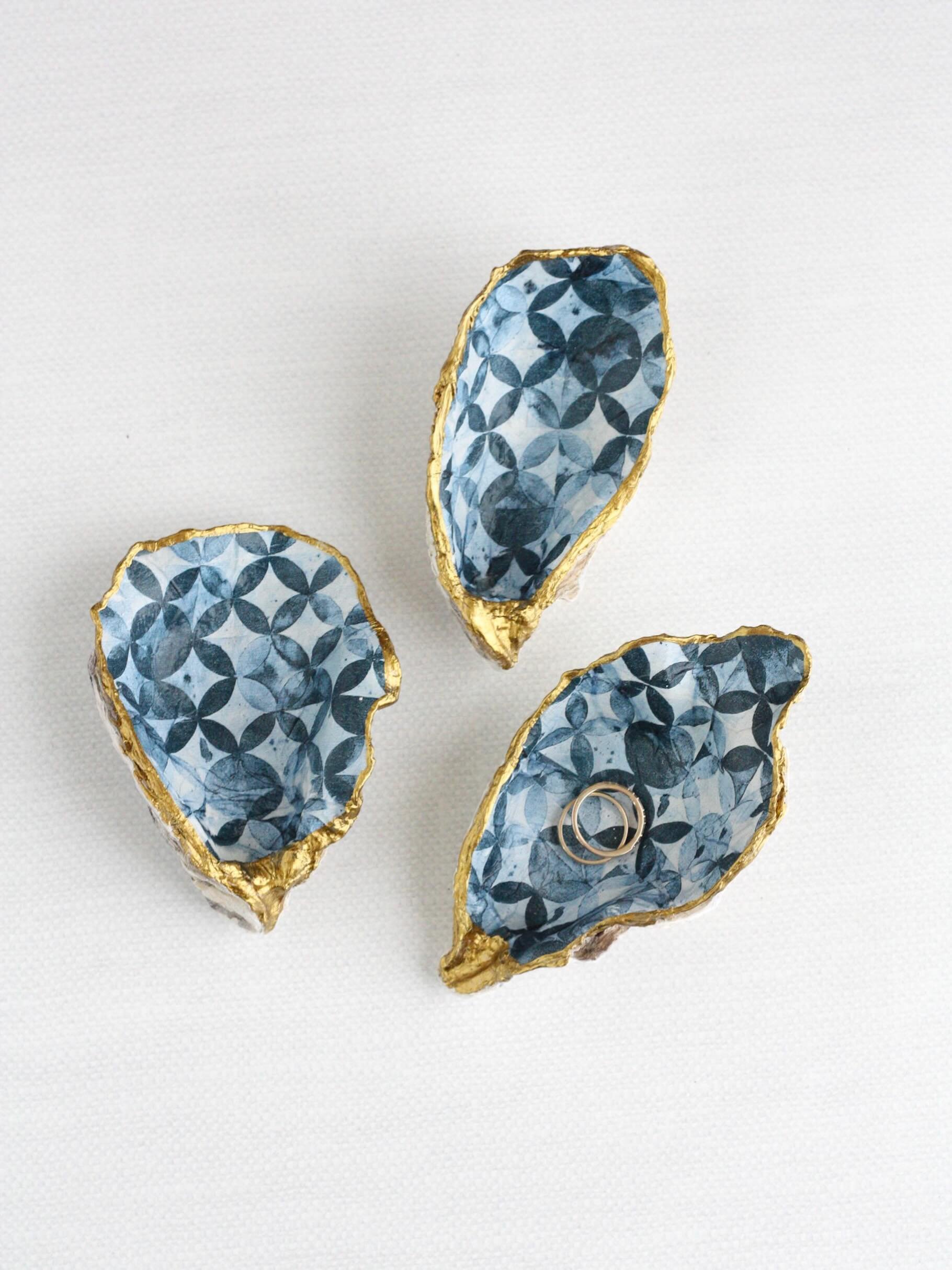 Perfectly imperfect. Every shell is naturally unique, and those beautiful differences are what make each handcrafted piece so special. Links in bio. 🤍

#ateliercoquille #coastalhomedecor #handcrafted