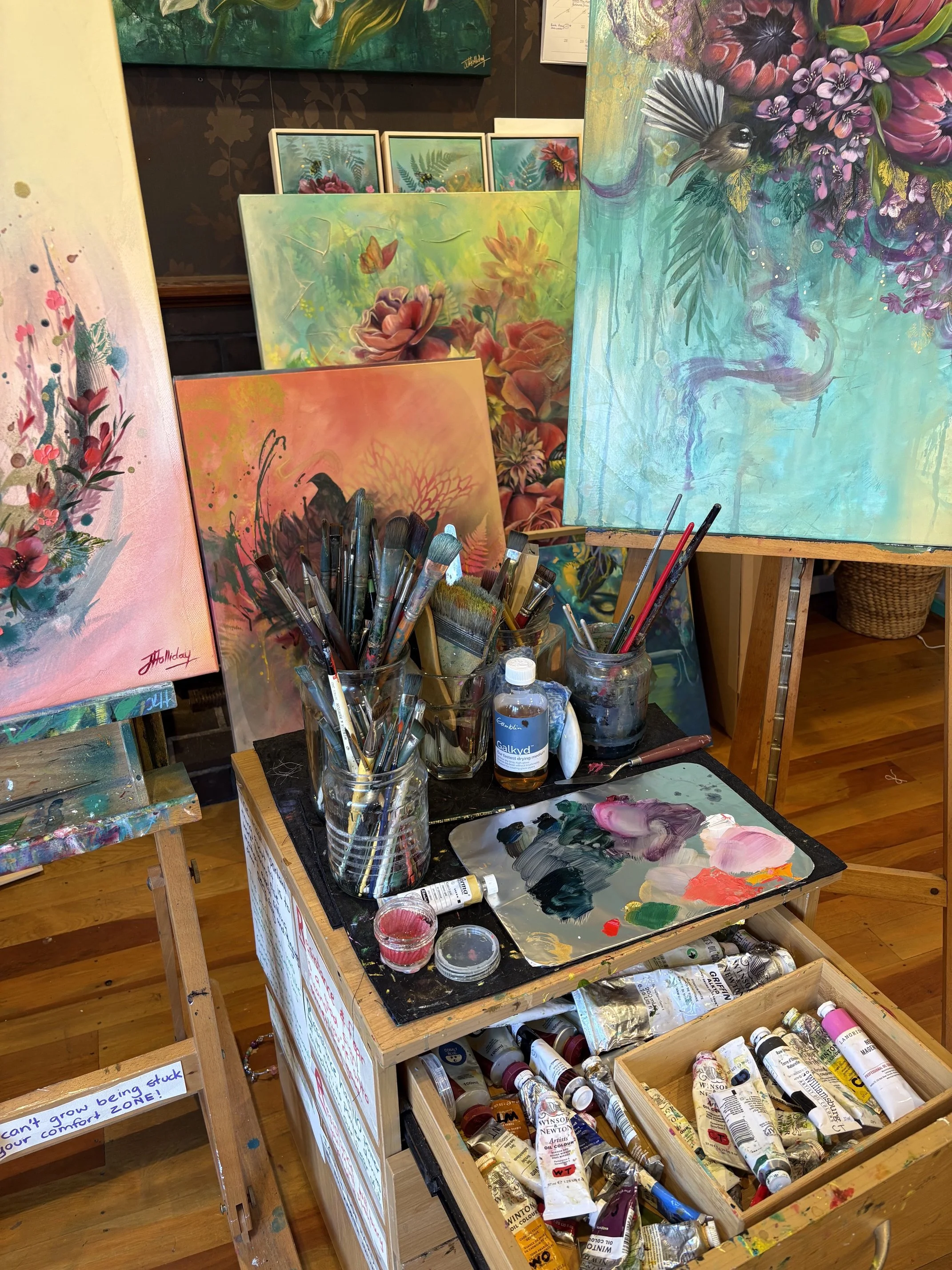 Jessica Jane Holliday art studio, a New Zealand based artist.