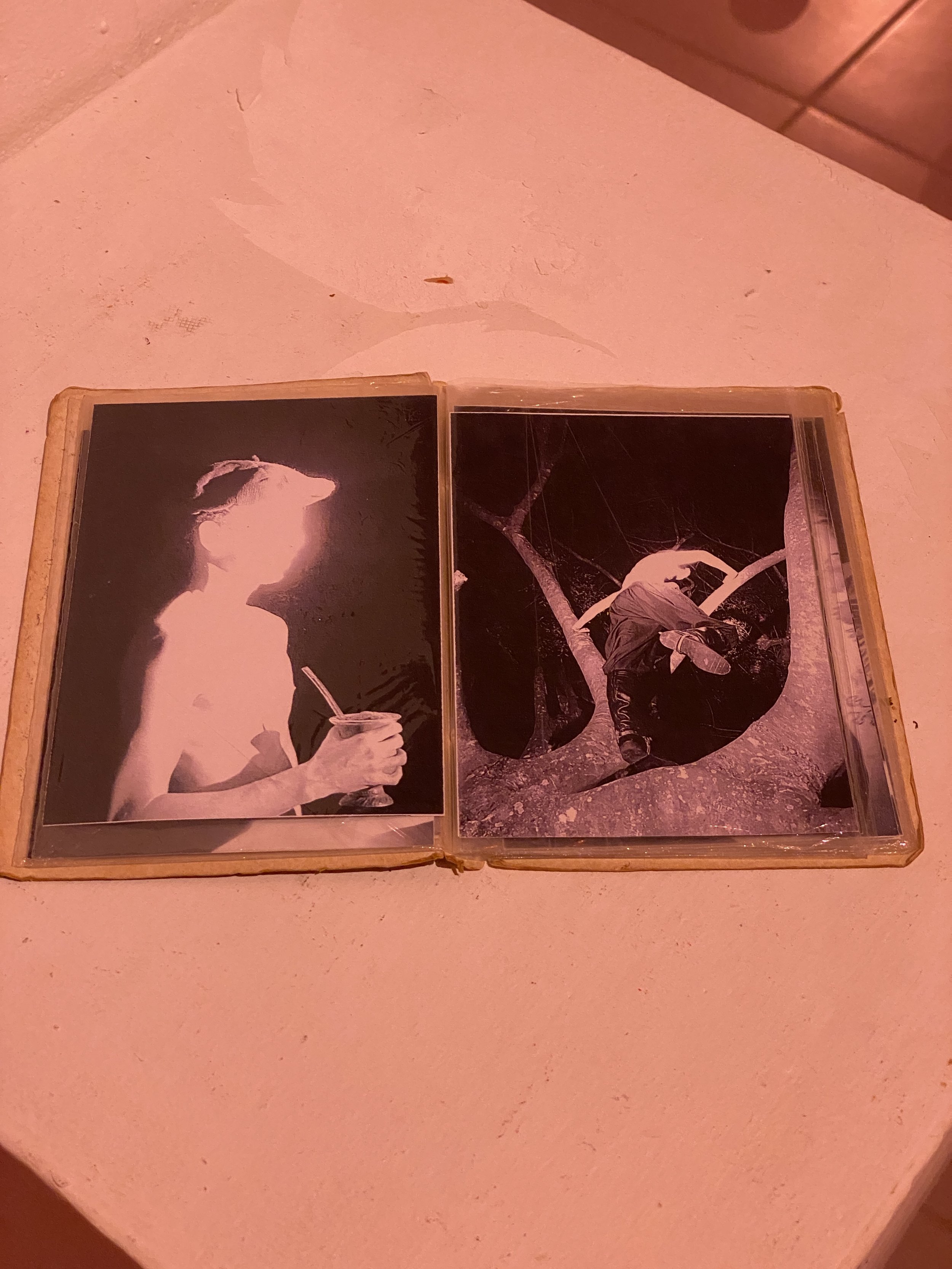 Aqui mesmo
série de fotografias
Em álbum.
2024