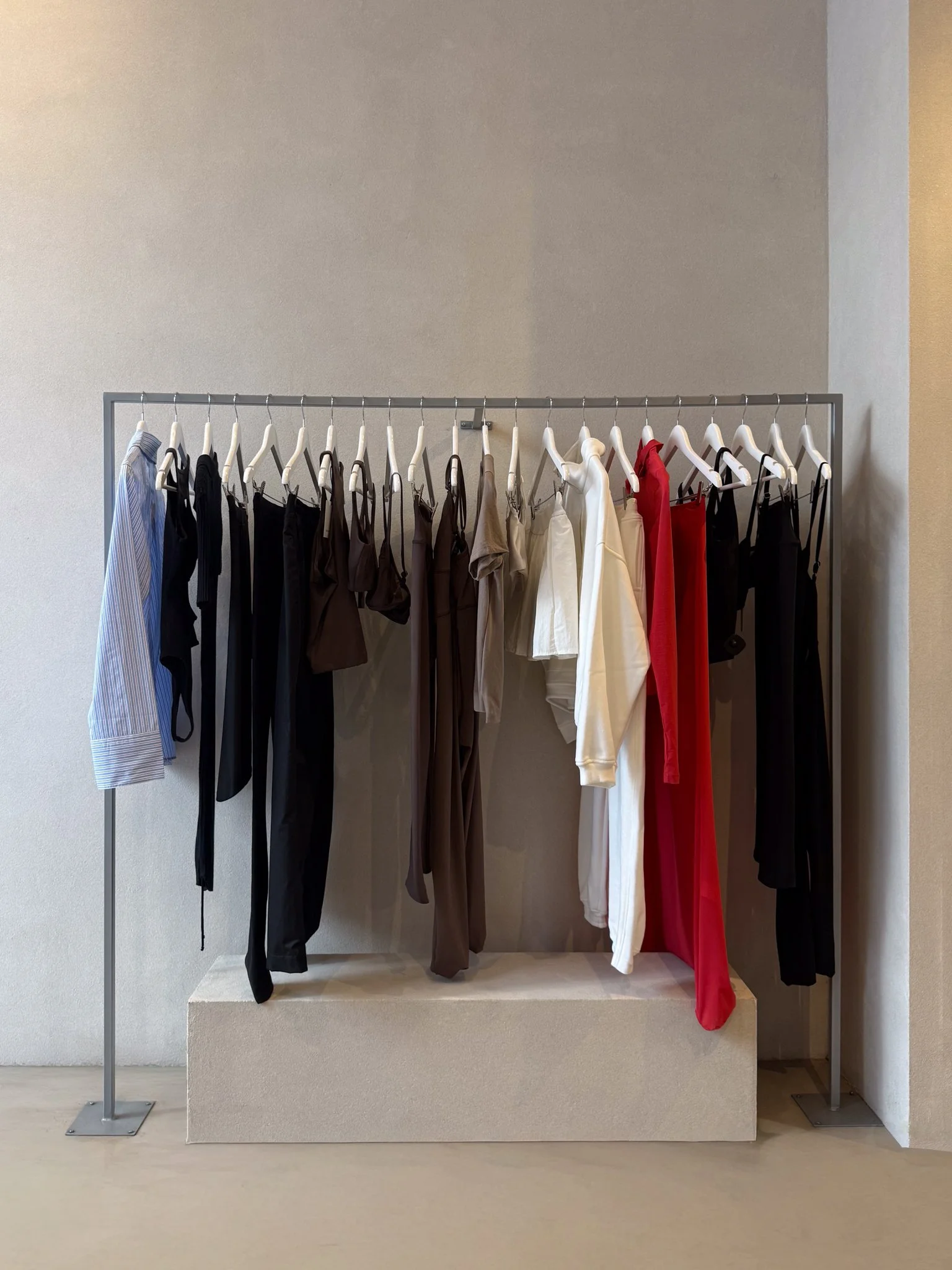 04 ─ Visual Merchandising