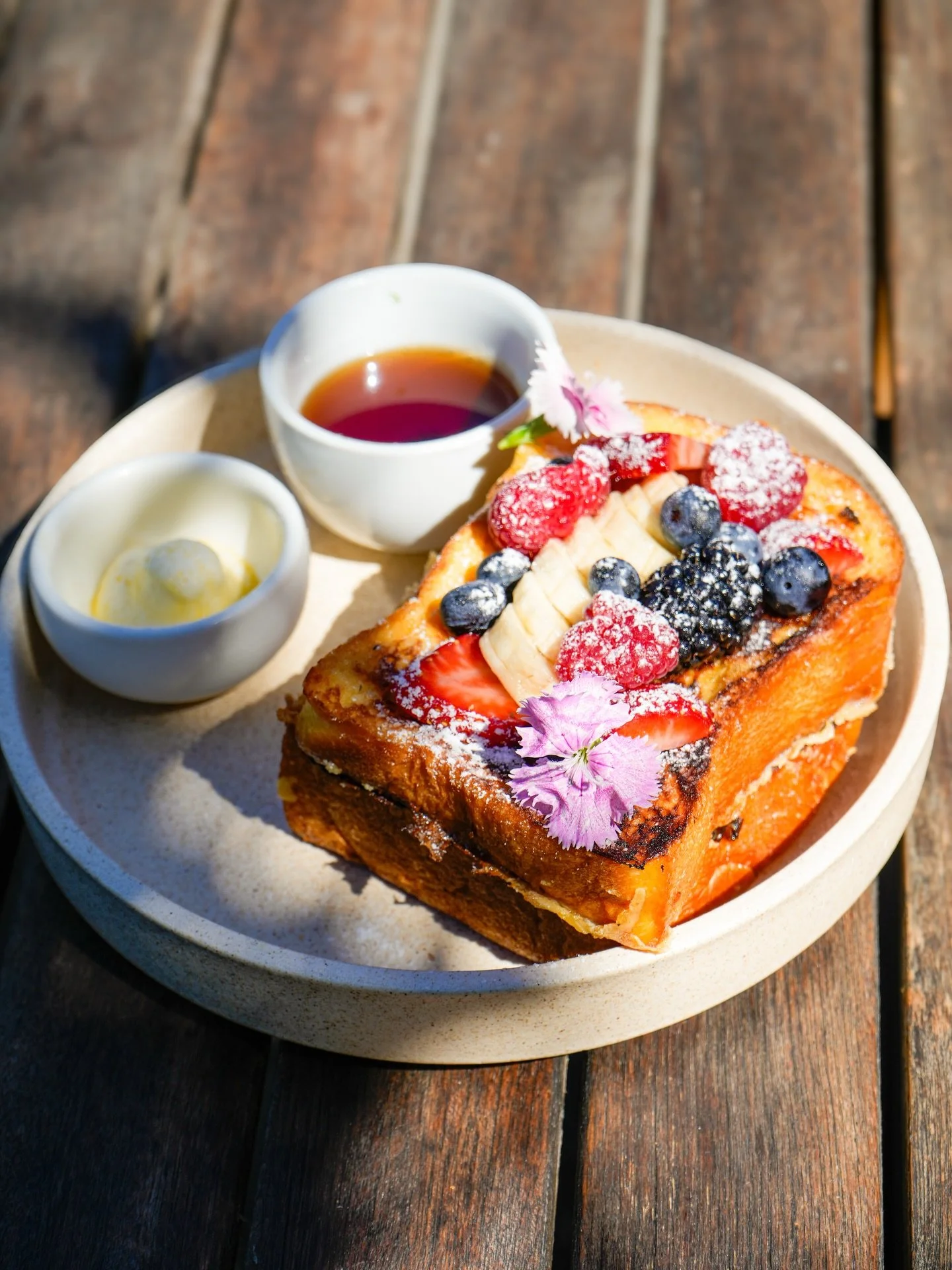 POV: You just found your new favourite breakfast. 🥞🍓

Our fluffy French toasts topped with fresh seasonal fruit.

Come and grab a spot on our terrace!
.
.
.
#MargaretRiverBrunch #MargsBrunch #MargaretRiverCafes #BestBrunchMargs #brunchspotsmargaret