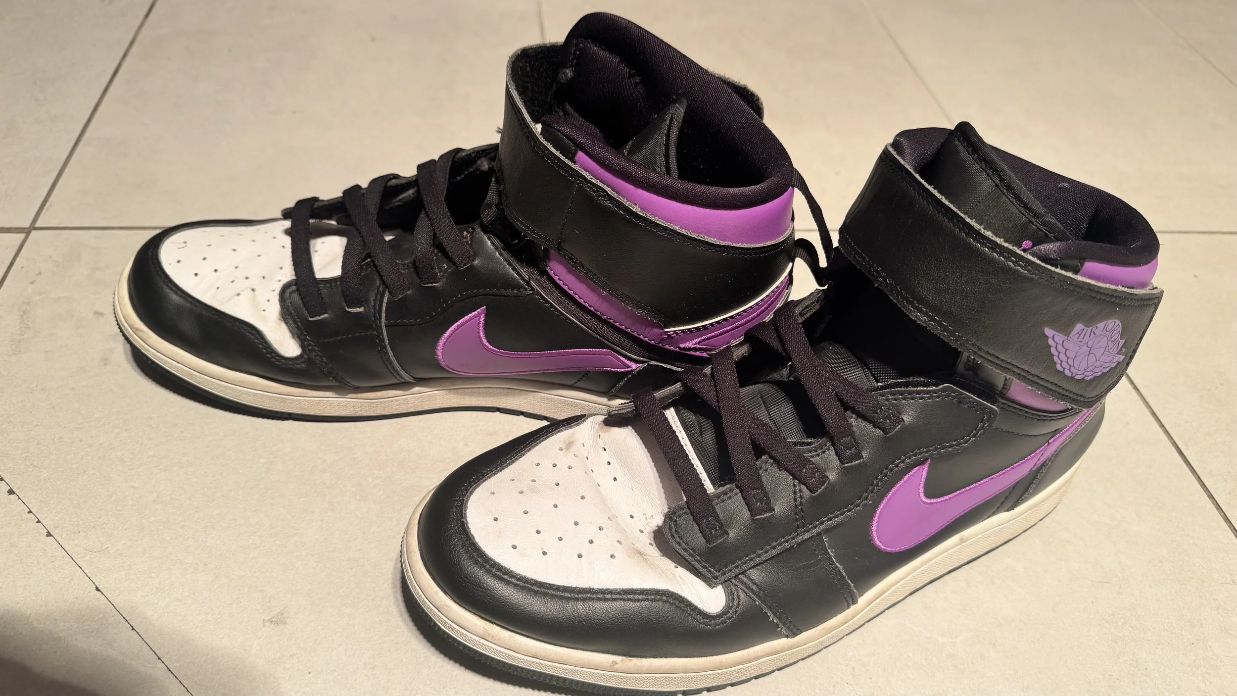Nike Air Jordan 1s Mid Flyease Accessible / Easy-On Shoes
