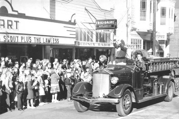 1937-lafrance-santa-600x400.jpg
