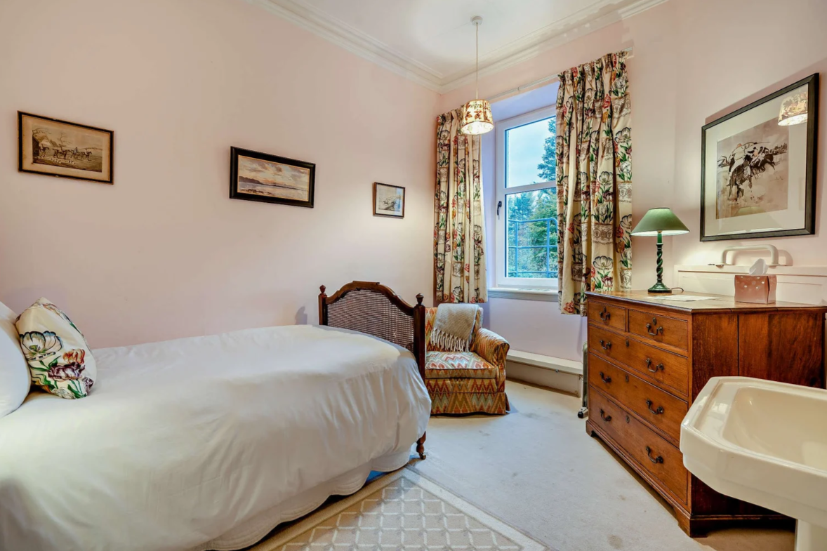 $3,350 - Private Bedroom with Single Bed (Shared Bathroom)