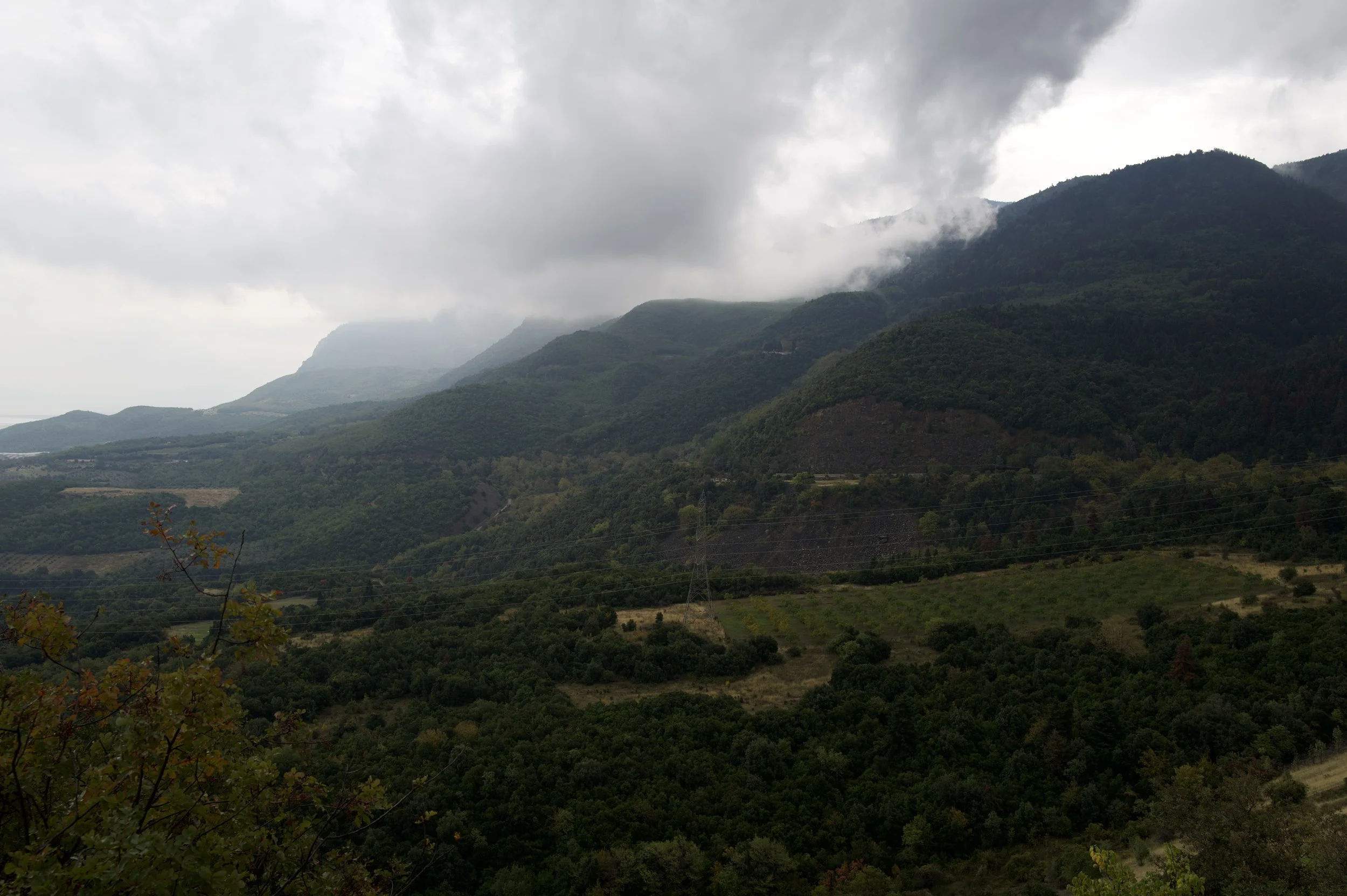 L1000642-australians persued by germans up the mts- THERMOPYLES mt-battle of thermopylae.jpeg
