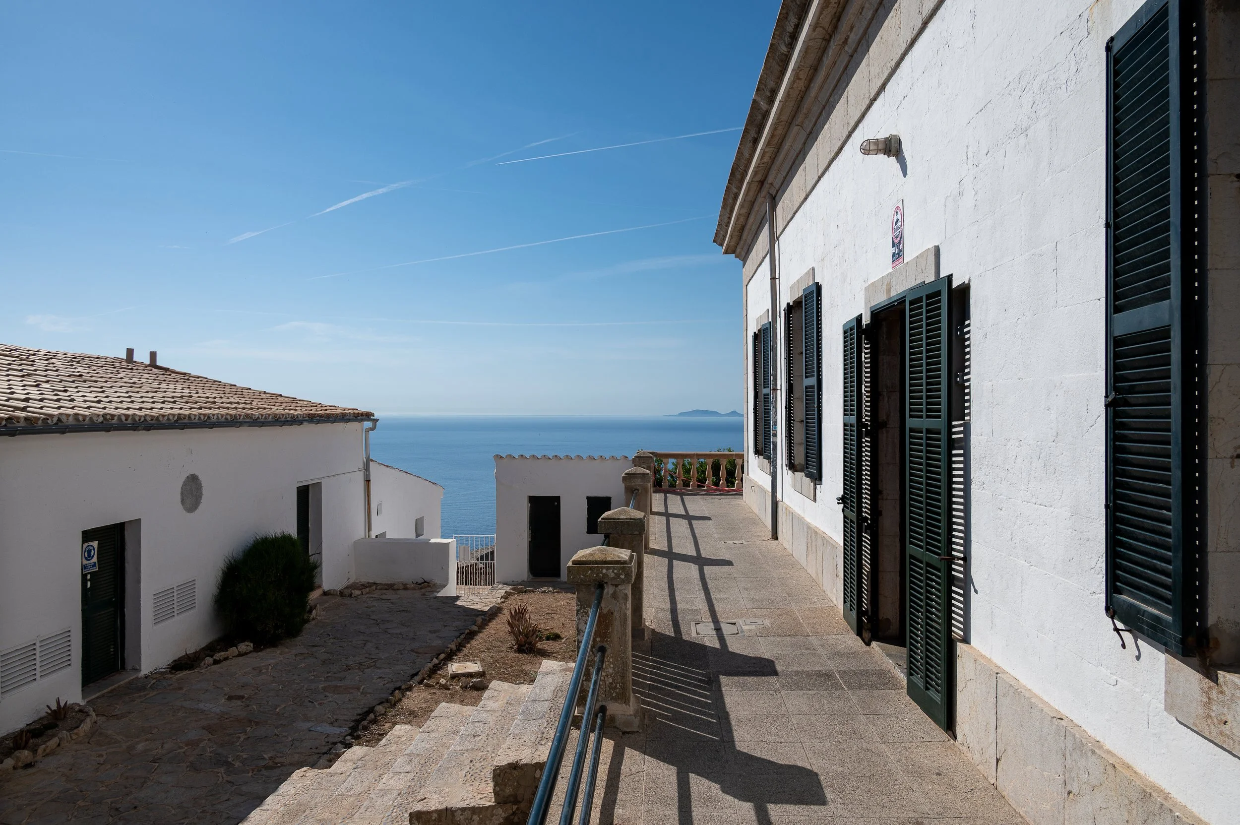 White walls and Mediterranean light