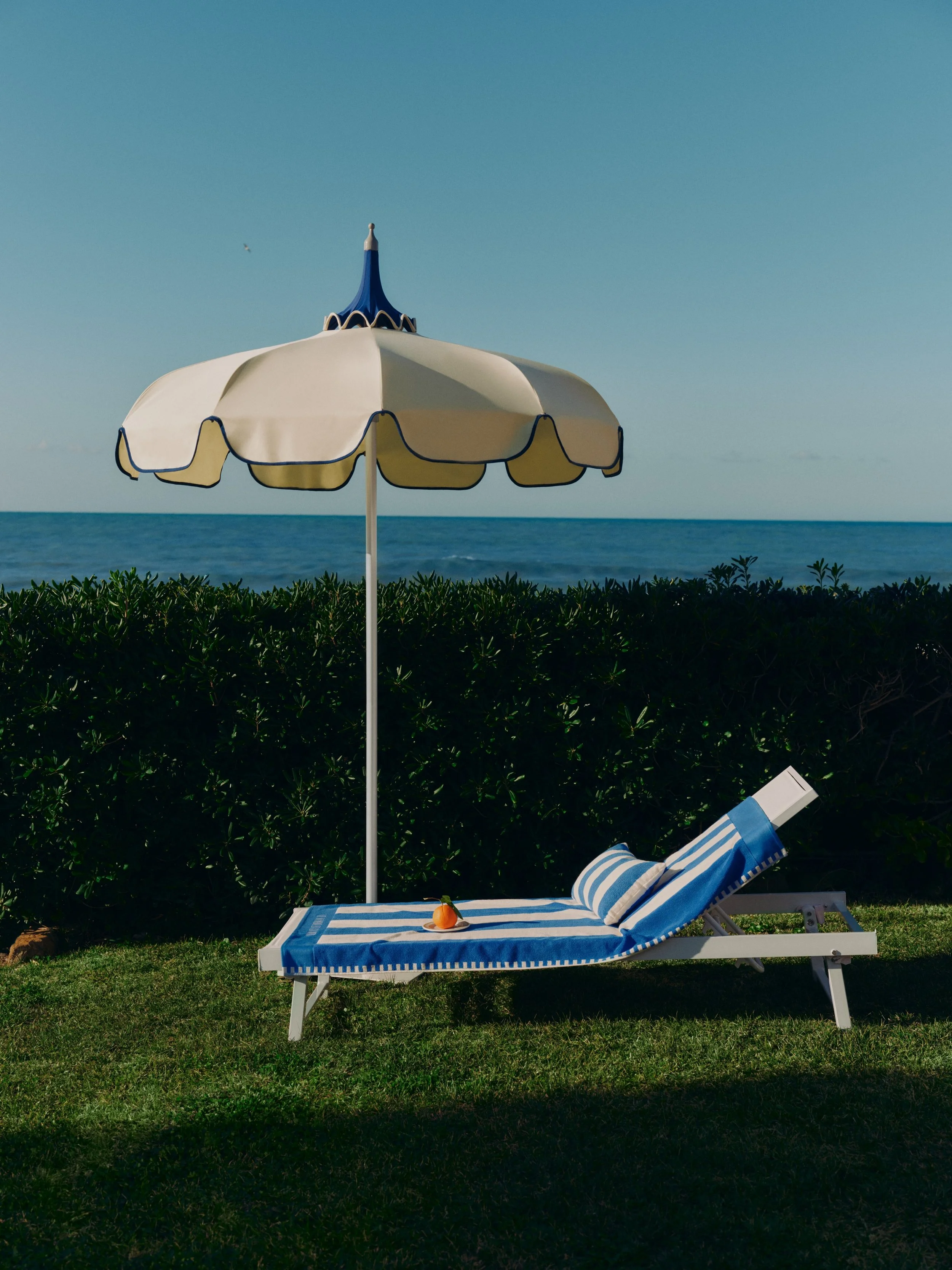 The last glimpse of summer💙

H&amp;M Home Summer Campaign 2026

Thank you everyone involved for a lovely shoot! 
Art Director and Stylist @cristinaramosatelier 
Photographer @bachard
DOP @adrianlevander 
Client @hmhome 

Produced by us, shot in Ital