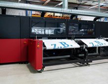 Druckmaschine im industriellen Fertigungsbetrieb