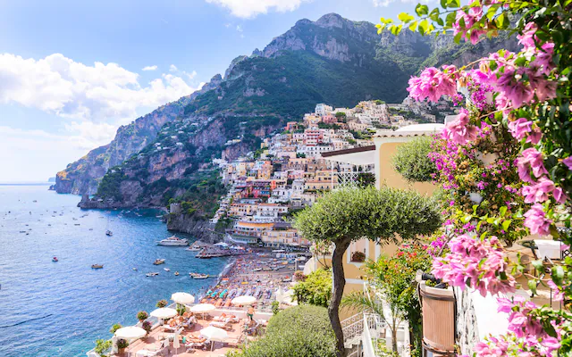 How to travel from Milan to Amalfi by train