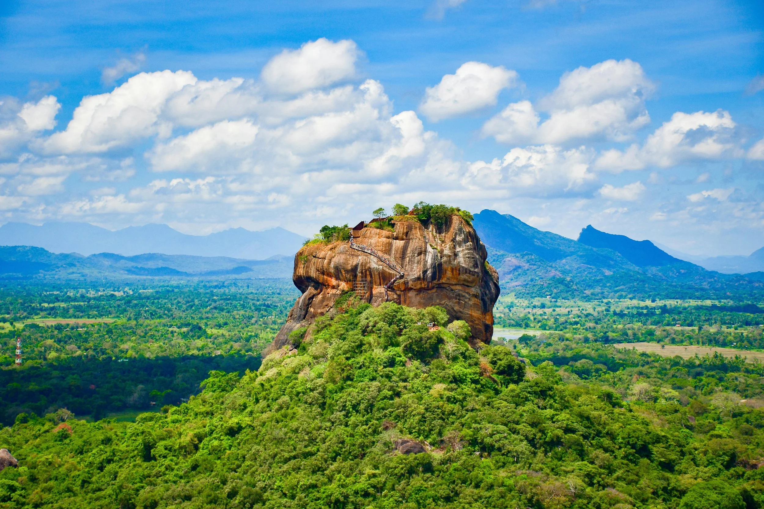 The Ultimate 2-Week Sri Lanka Itinerary: Culture, Tea Country &amp; Coast