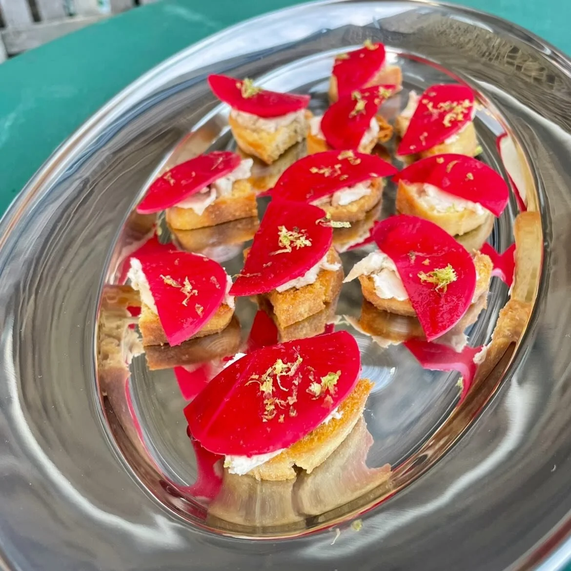 Absolutely fire of an evening catering for @edwardbulmerpaint , celebrating their new collaboration with @chatsworthofficial 🔥 

The colours are simple divine and as such we wanted to ensure that colour was central to the canape choices. 

- Anchovy