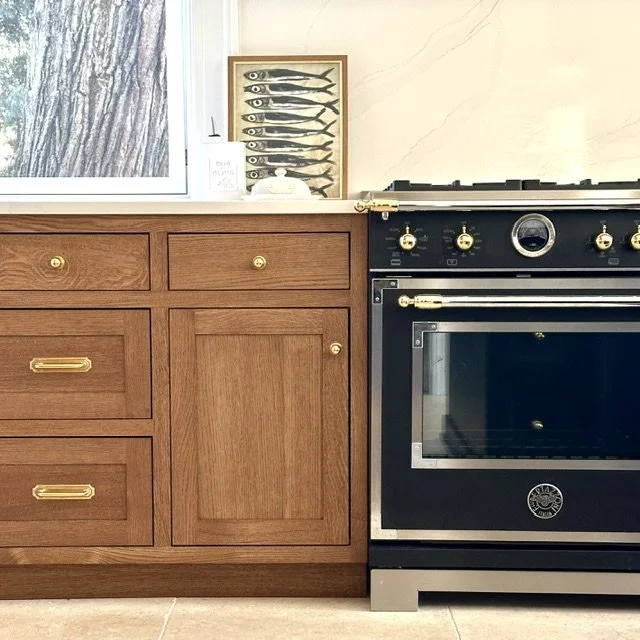 wood kitchen and range