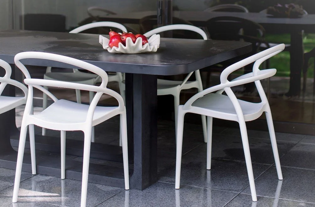 modern outdoor table and chairs