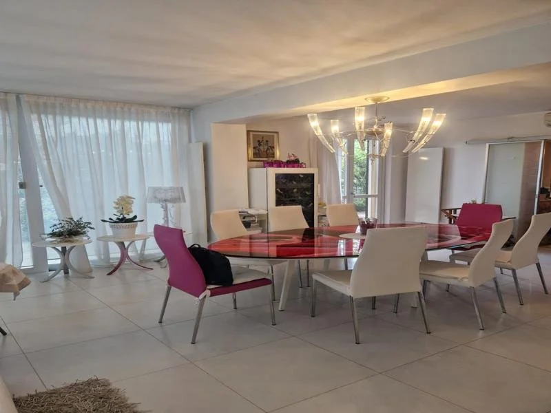 Sala da pranzo-800x600 - Andrea Macchi.jpg