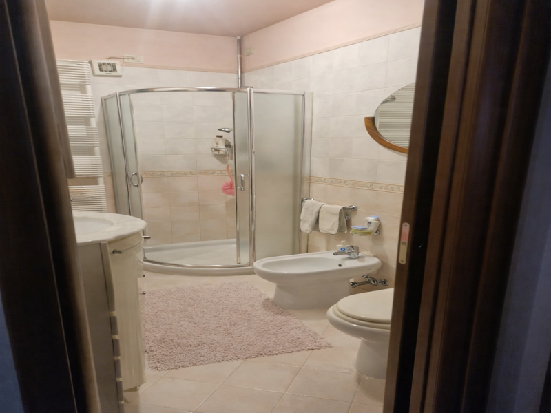 Secondo bagno-800x600 - Andrea Macchi.png