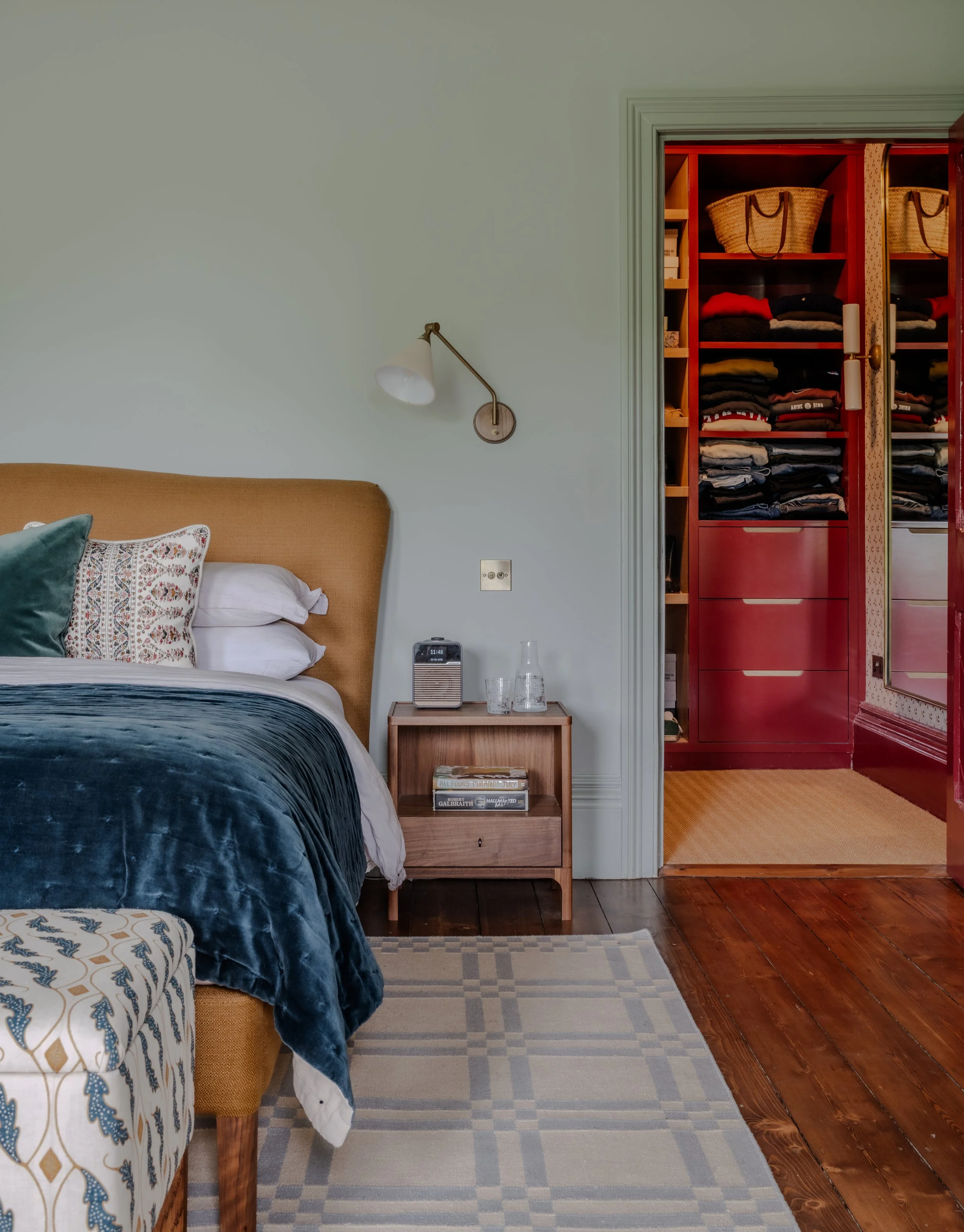 Valley_House_Bedroom_Dressing_Door_Open.jpg