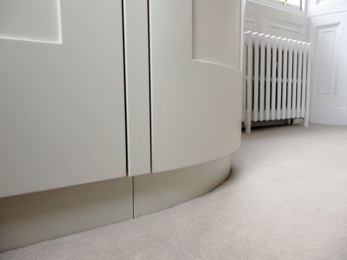 curved-wardrobe-doors.jpg