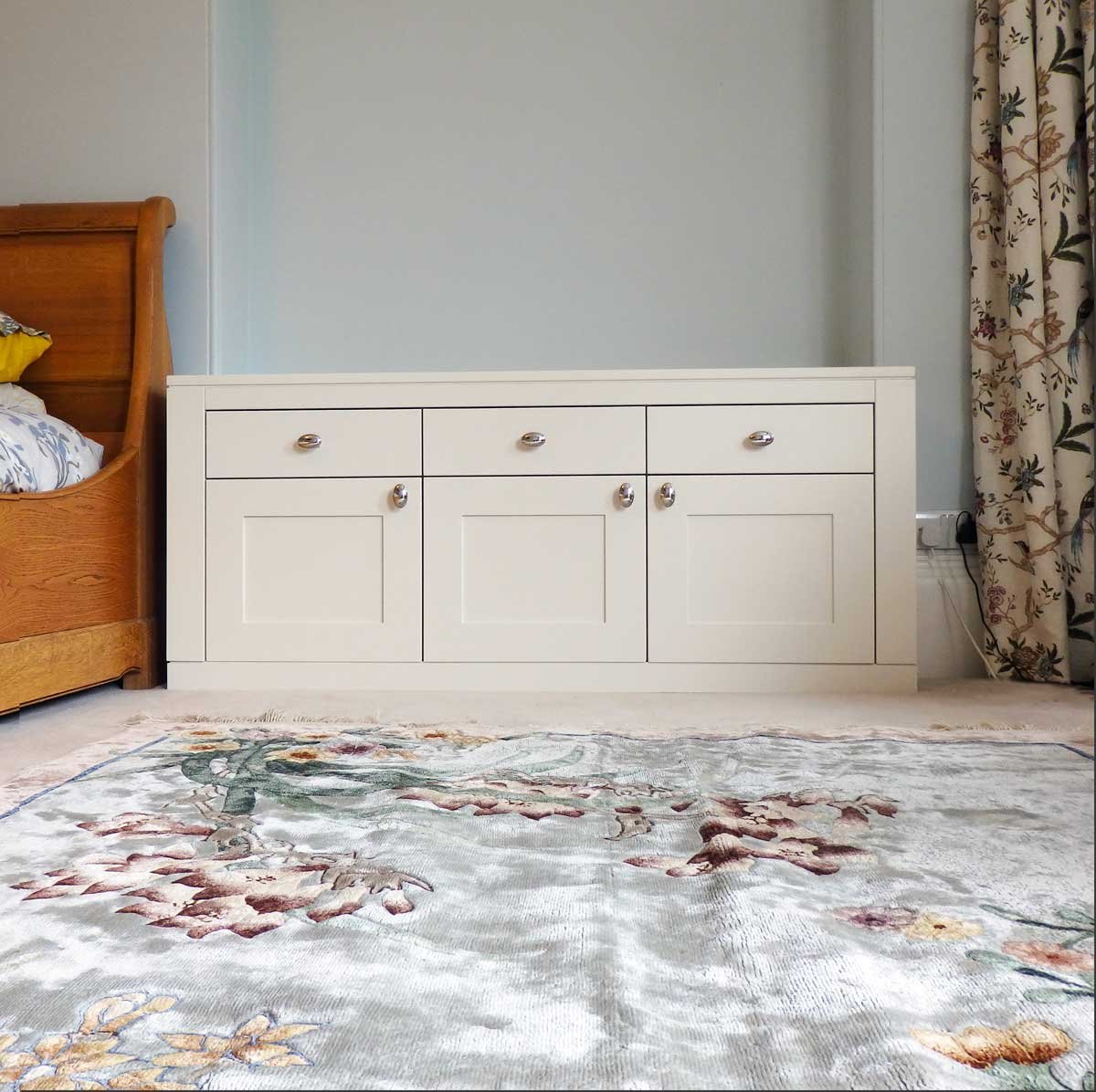 white-bedside-chest-of-drawers.jpg