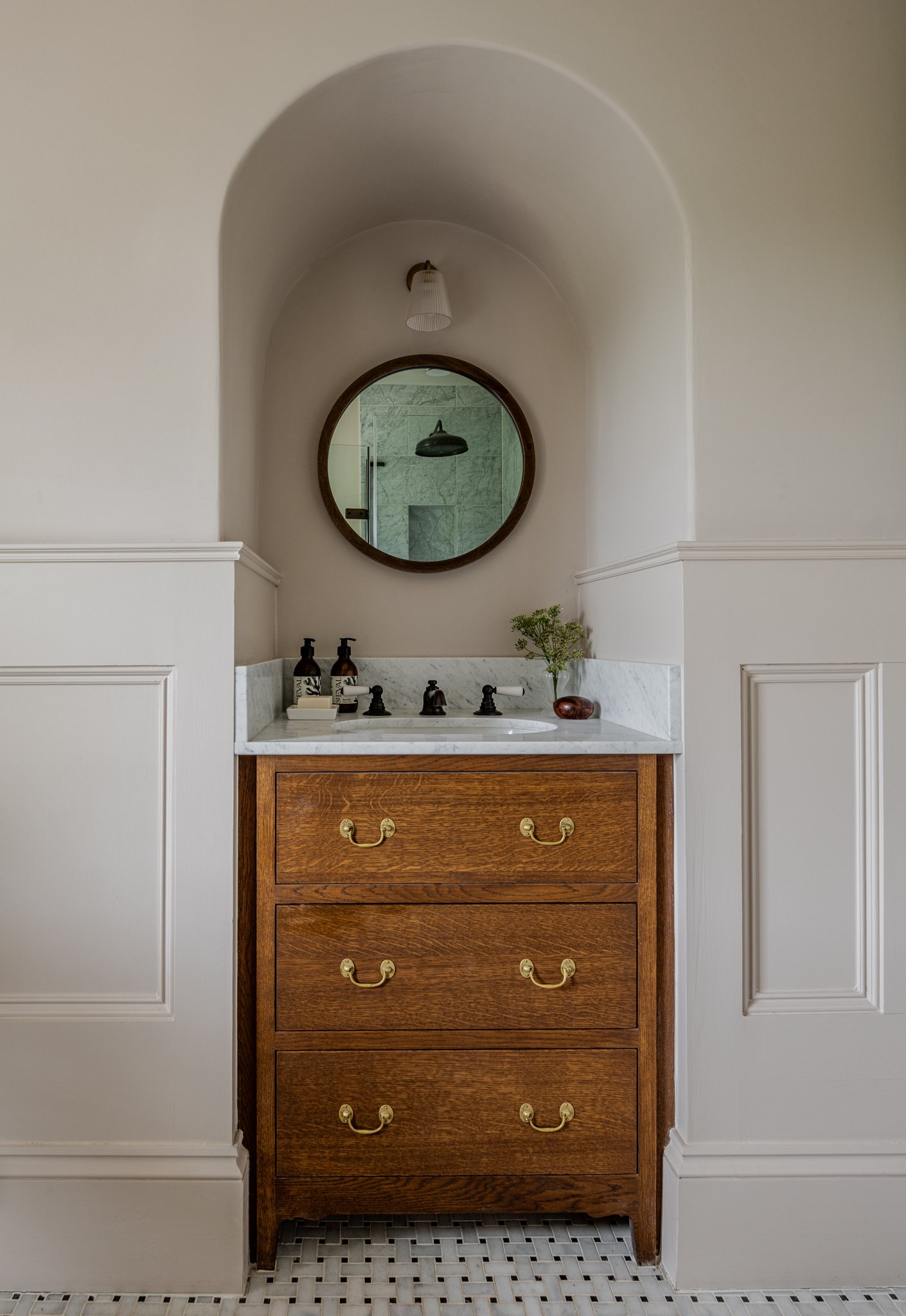 Valley_House_Vanity_Unit.jpg